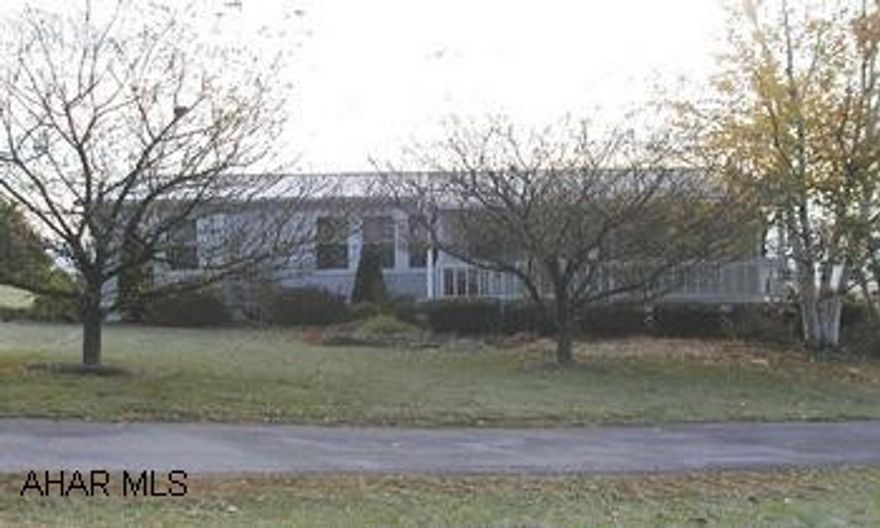 Very nice 3 bedroom double wide on 1.76 acres in Warriors Mark. 1 car detached garage. Very nice 3 bedroom double wide on 1.76 acres in Warriors Mark. 1 car detached garage.