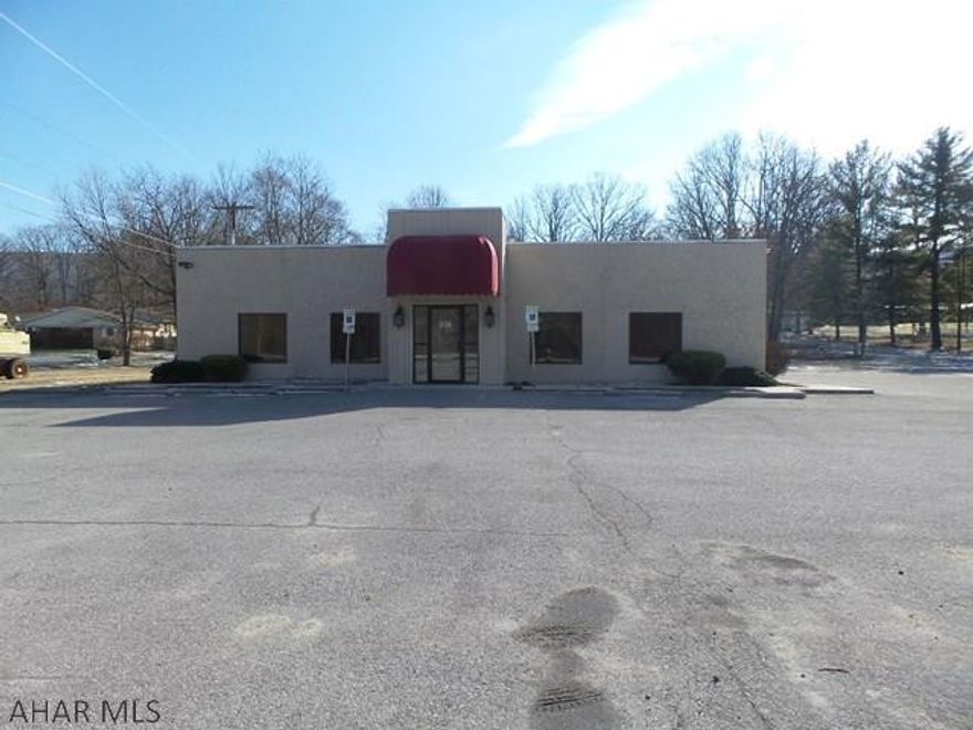 Triple Net Lease. This building offers many possibilities!