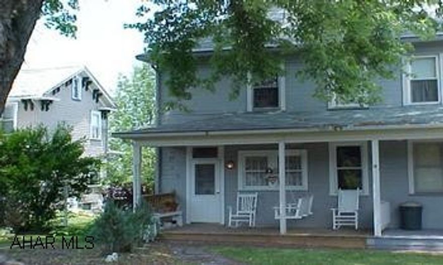Beautiful halfdouble with 3 spacious bedrooms, modern kitchen, first-floor laundry, nice front & back porches, spacious rooms.  Exterior painting to be finished shortly. #J-881 Beautiful halfdouble with 3 spacious bedrooms, modern kitchen, first-floor laundry, nice front & back porches, spacious rooms.  Exterior painting to be finished shortly. #J-881