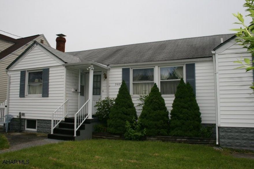 One Story In Garden Heights - 3 BR, 1 & 1/2 BA, 1st Floor Laundry - Good Condition - Covered Patio - Central AC.