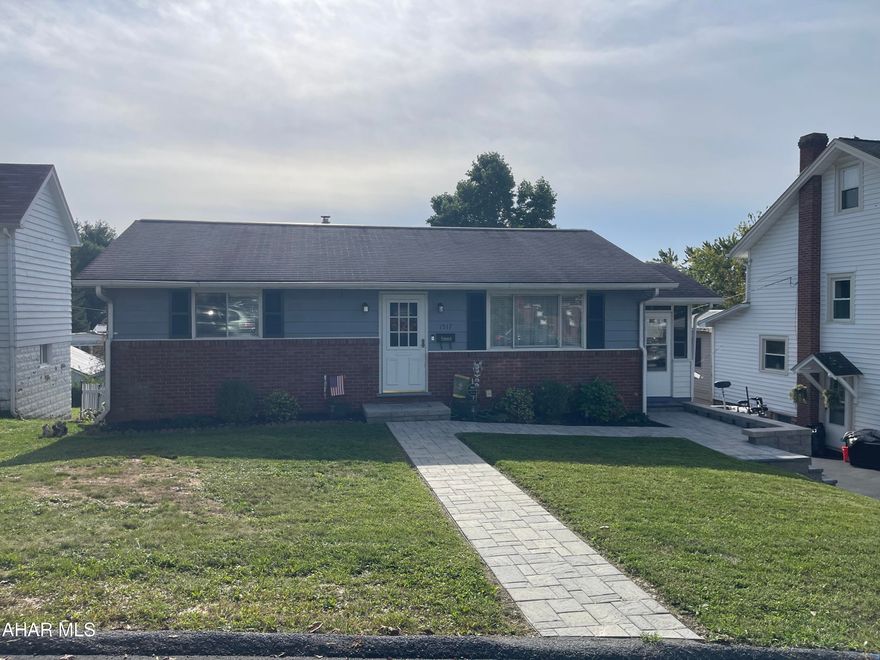 ONE story home - very lovely and well maintained.  Offers 2 bedrooms, 1 bath.  Beautiful Hardwood floors.  Not to mention that all appliances stay. Family room in basement. Situated on a nice size lot and has a 1 car garage and shed.  Must see - Don't wait to schedule your private showing..................