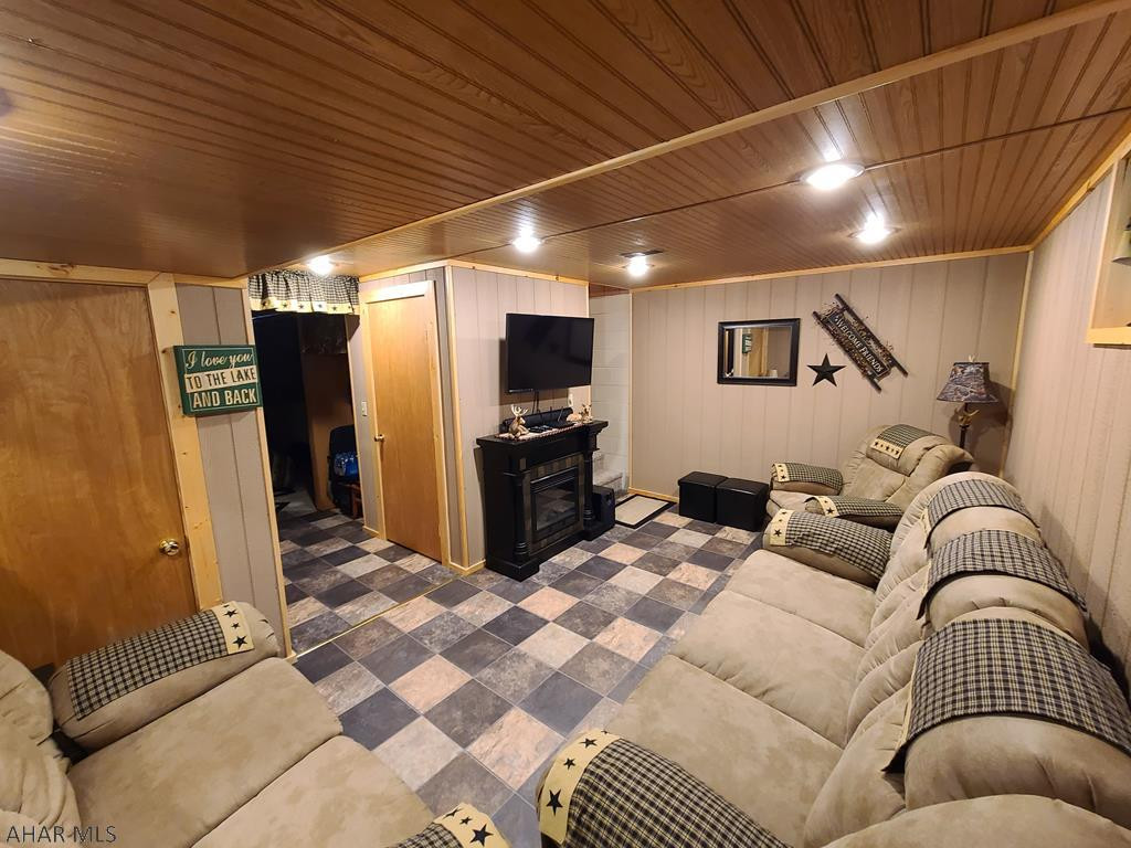 Glendale Yearound - Residential