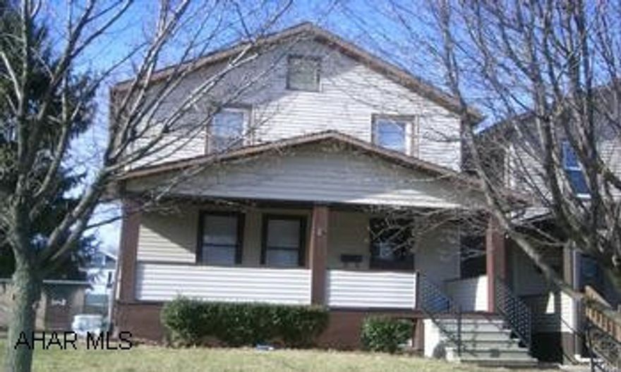 Nice, well kept,  3 Bedroom, 1 Bath home.  Updated interior, vinyl siding, new windows.  Double fenced lot with over-sized 1 car garage. Nice, well kept 3 Bedroom, 1 Bath home.  Updated interior, vinyl siding, new windows.  Double fenced lot with over-sized 1 car garage.