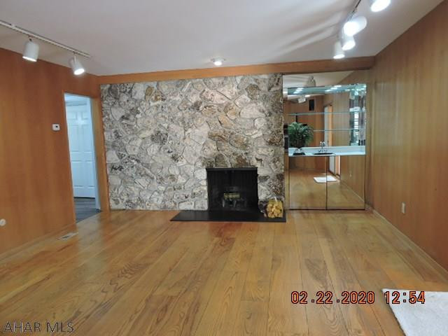 Hickory Hills - Residential