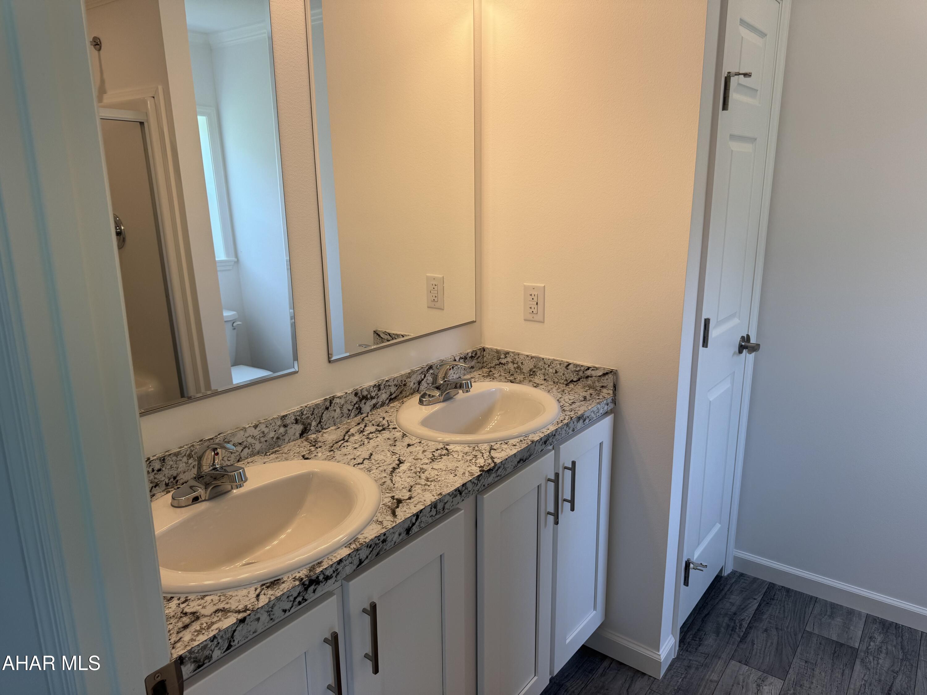 Oak View Community - Residential