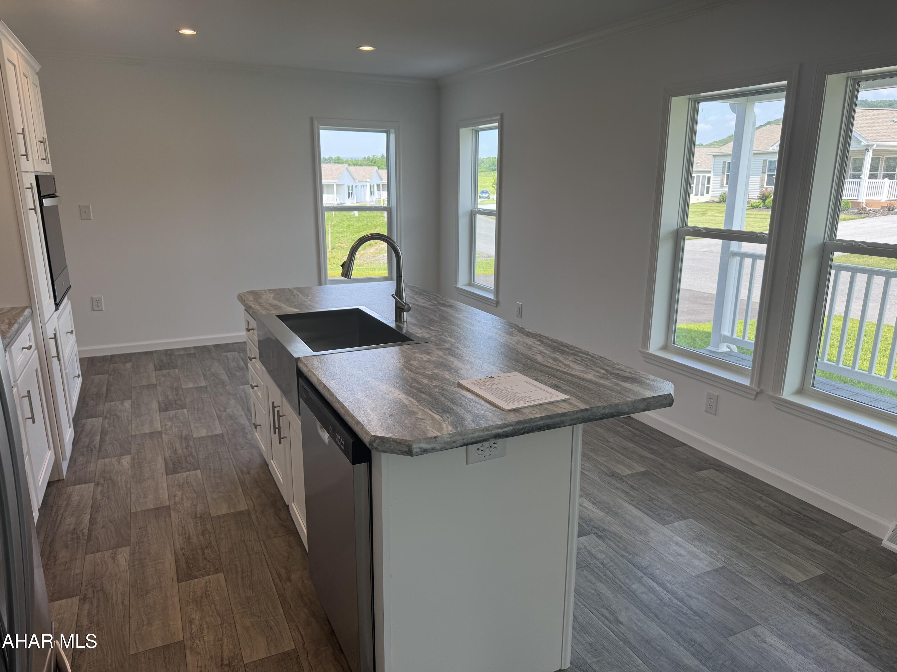 Oak View Community - Residential