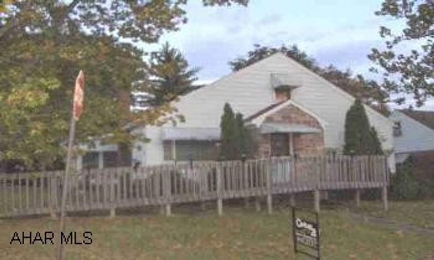 Aluminum sided Cape Cod home with a 3rd BR on 2nd floor, or additional private guest living area. lot size is approx 68 x 120 (irregular) Aluminum sided Cape Cod home with a 3rd BR on 2nd floor, or additional private guest living area. lot size is approx 68 x 120 (irregular)