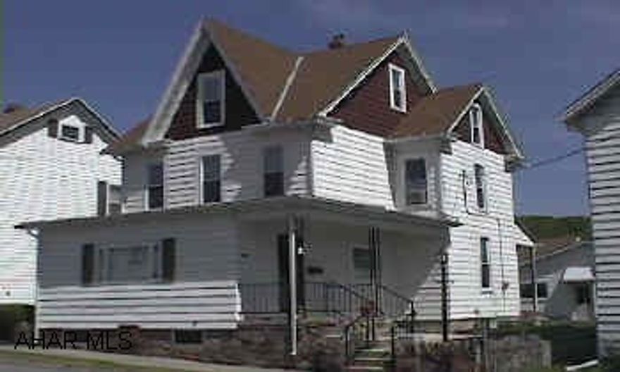 Excellant large home.  Modern kitchen, modern bathroom with whirlpool tub.  Washer and dryer stay.  Full bathroom in basement Excellant over sized 2 car garage.  Nearly new.