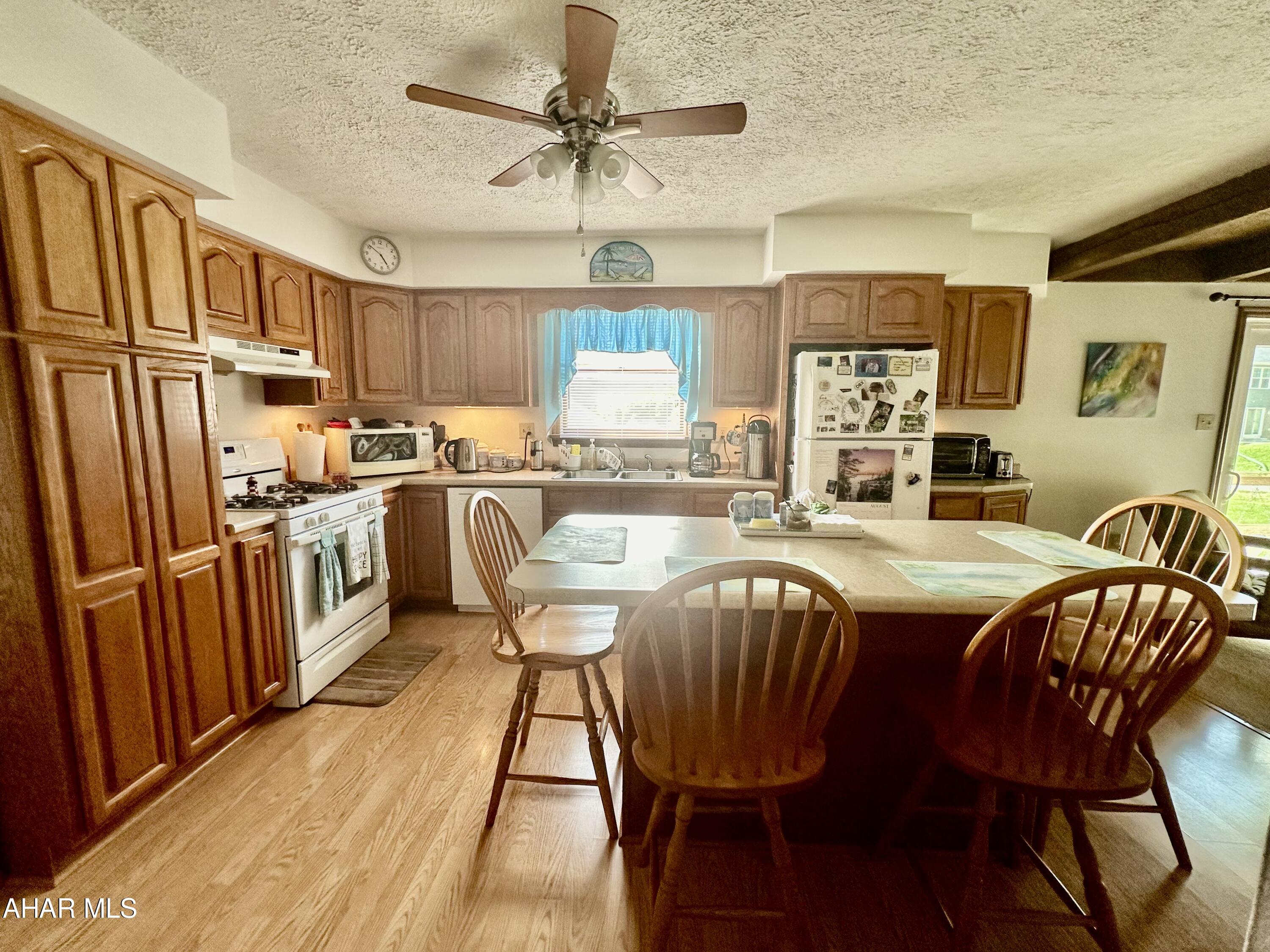 Rolling Hills - Residential