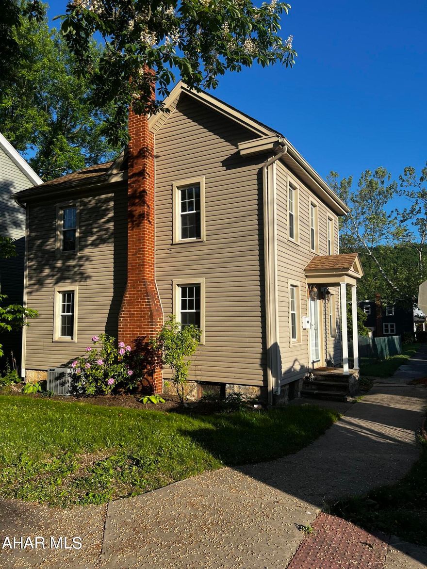 At home in Hollidaysburg! Get ready to be in the middle of it all in the heart of Blair County with this 3 bedroom, 1 bath, single-family home in Hollidaysburg borough.  This home features; central air, first-floor laundry, well-conditioned hardwood floors, a level lot with a fenced-in yard, and deck space for entertaining or enjoying a nice evening outside. This is a can't-miss property! Schedule your tour today!