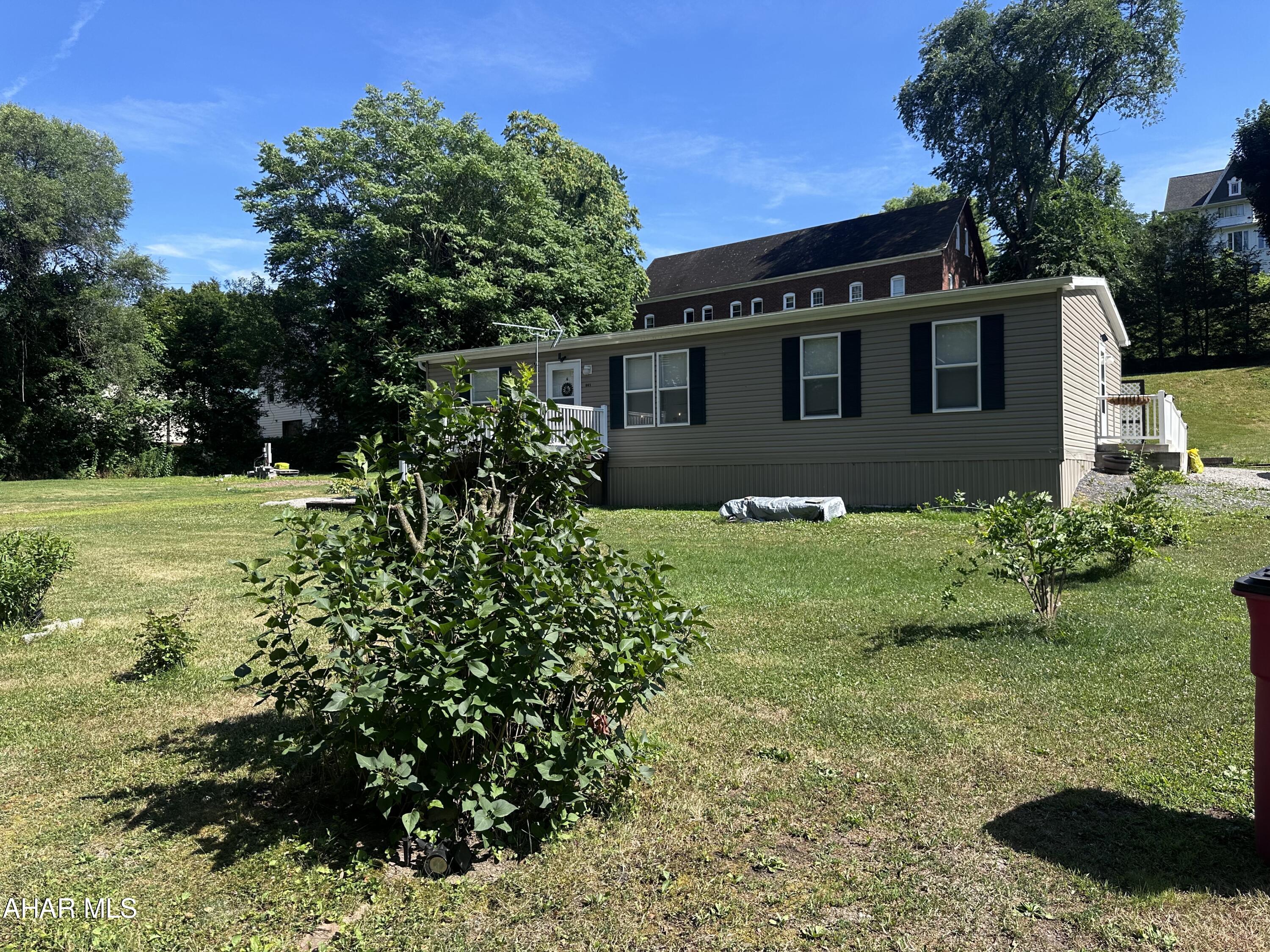 Saxton - Residential