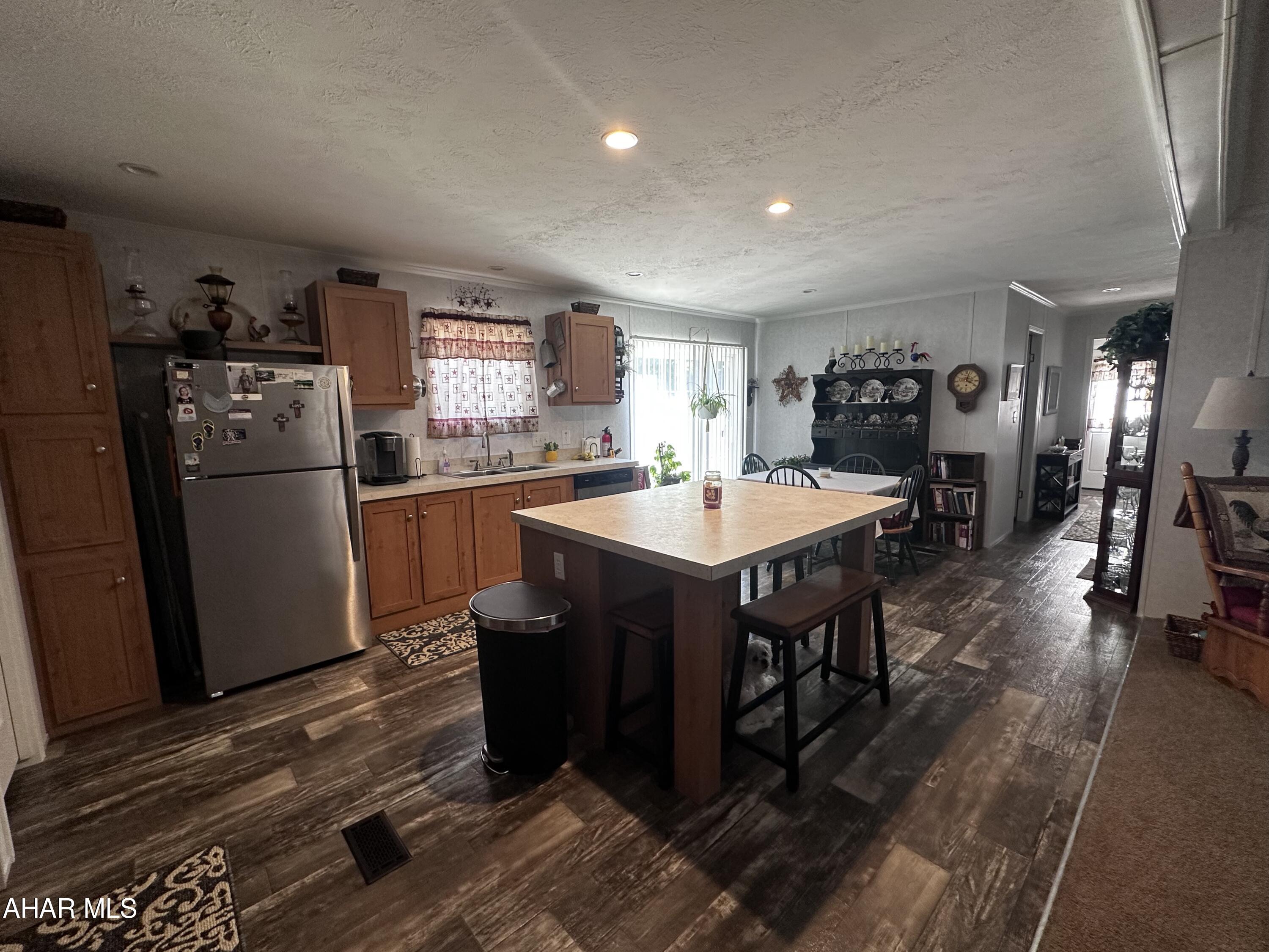 Saxton - Residential