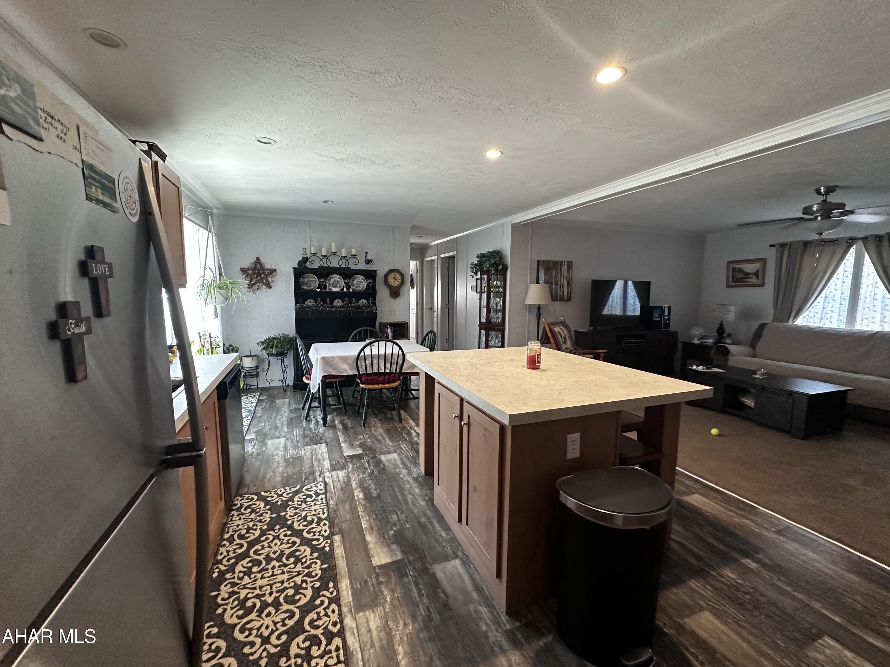 Saxton - Residential