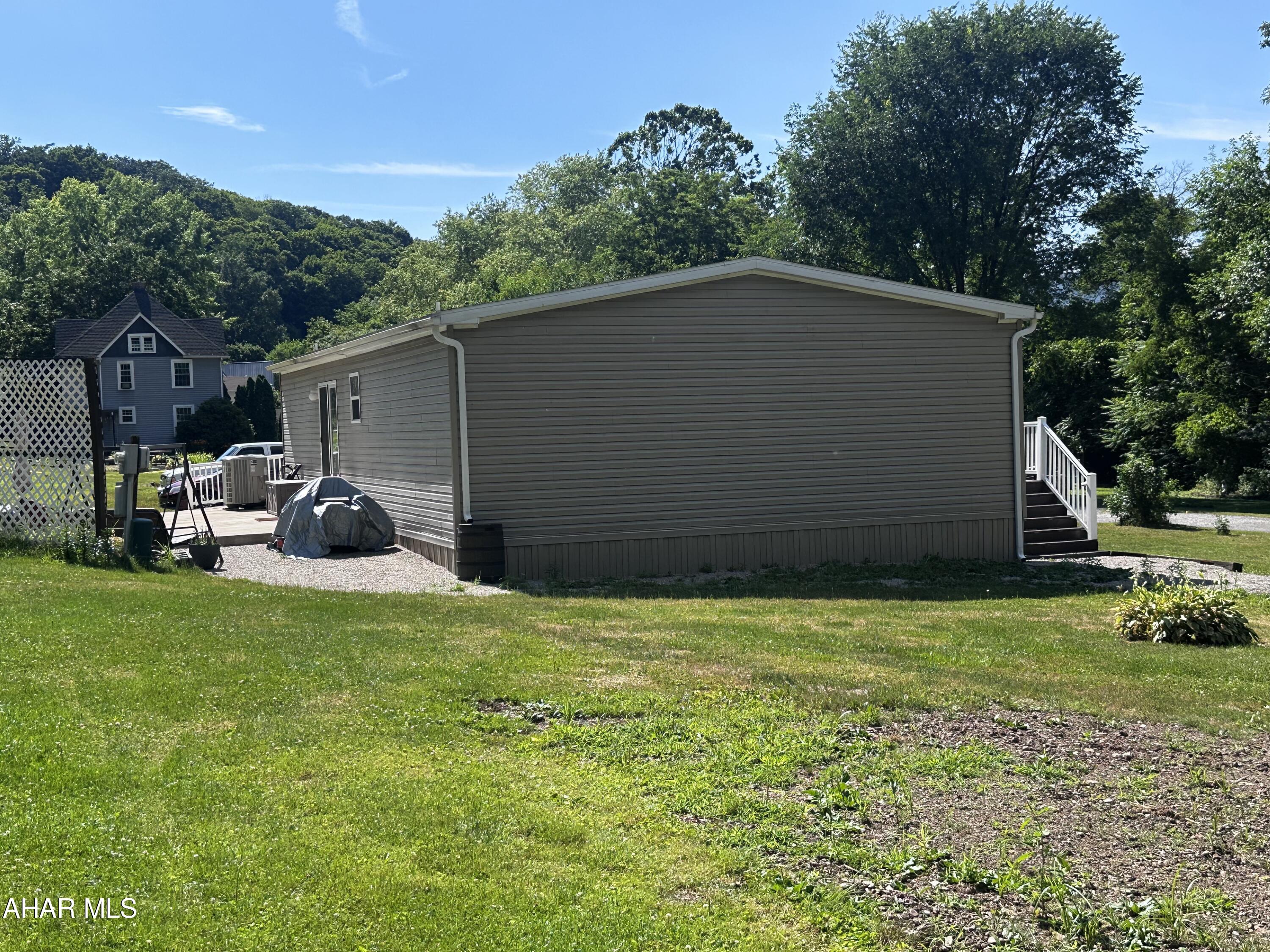 Saxton - Residential