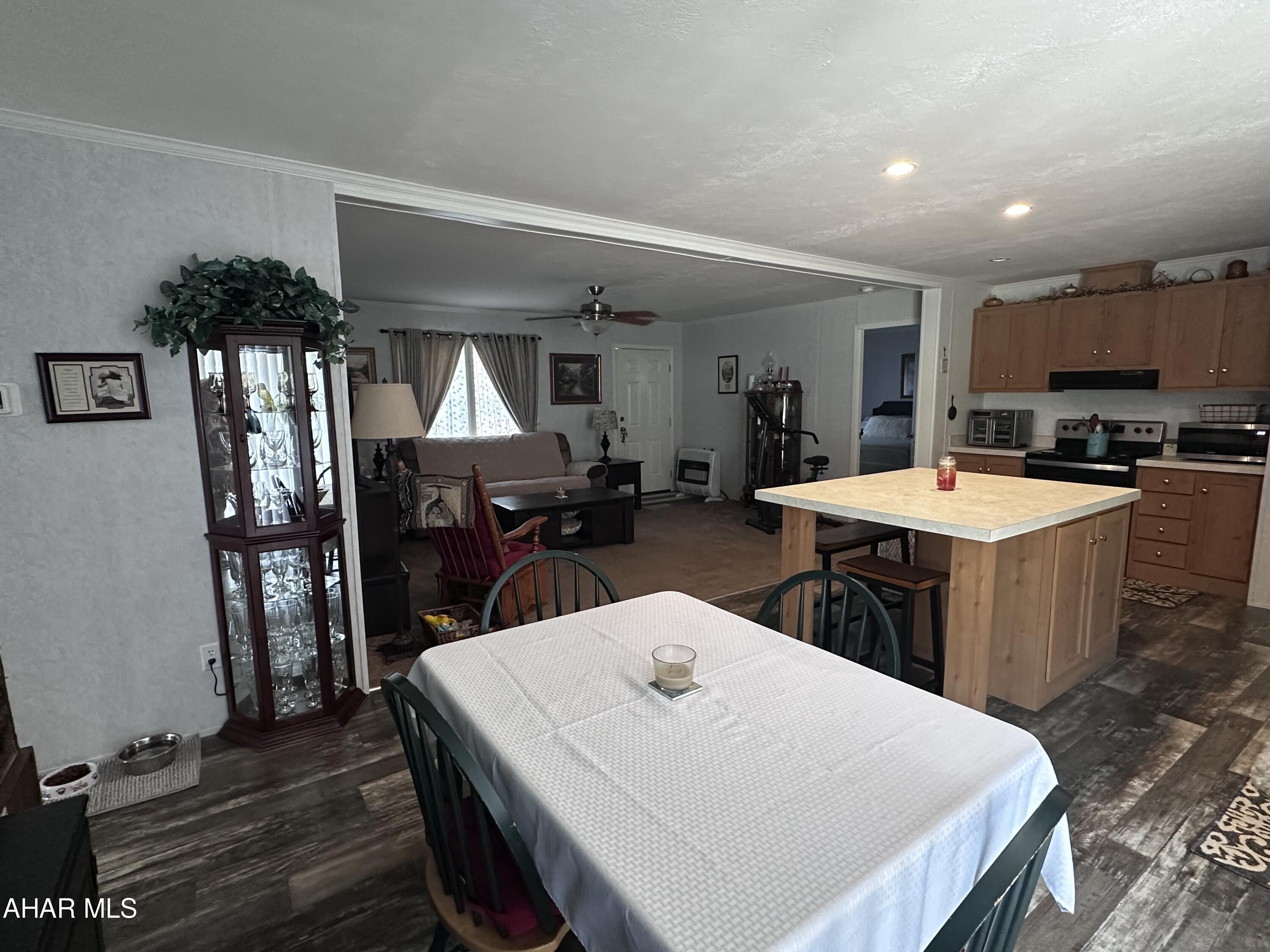 Saxton - Residential