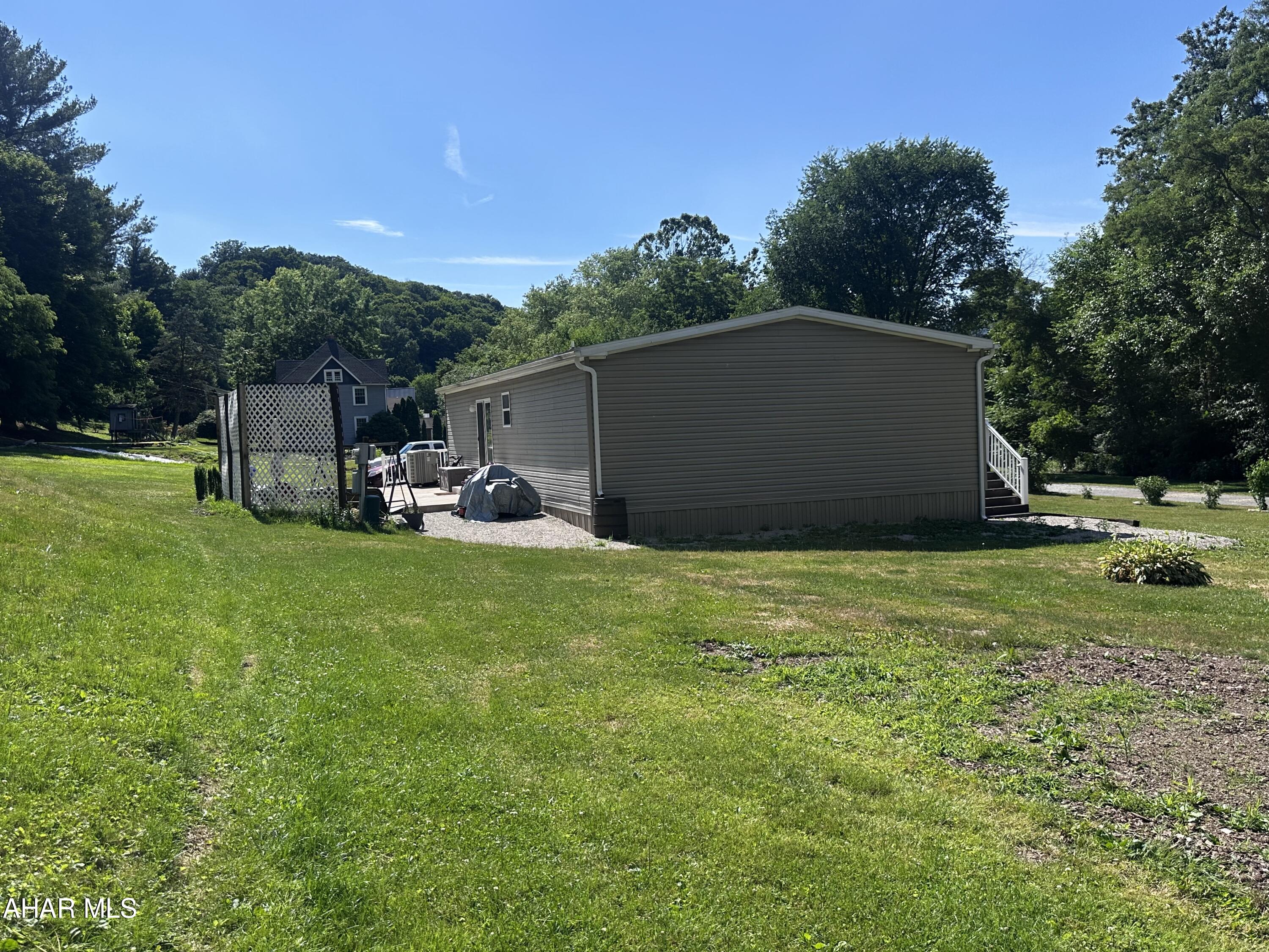 Saxton - Residential