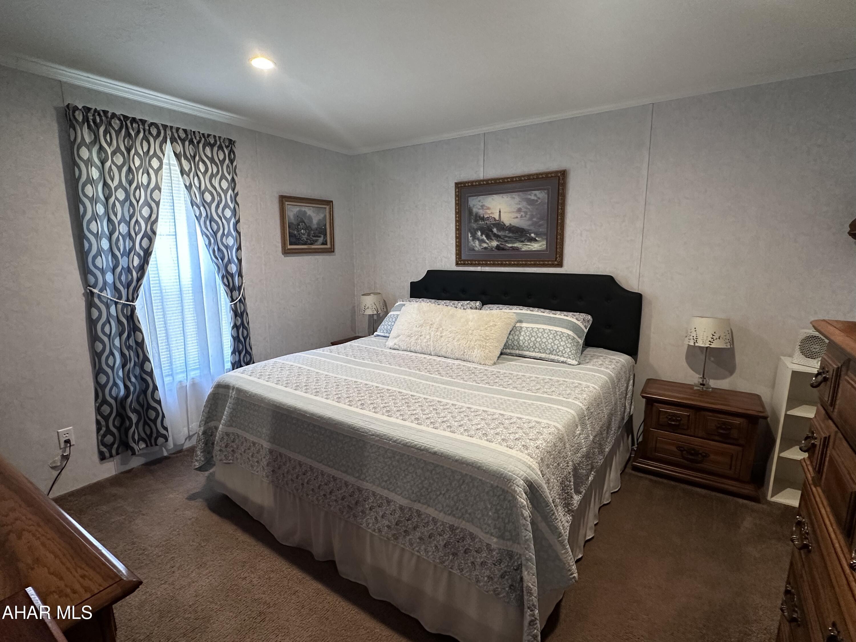 Saxton - Residential