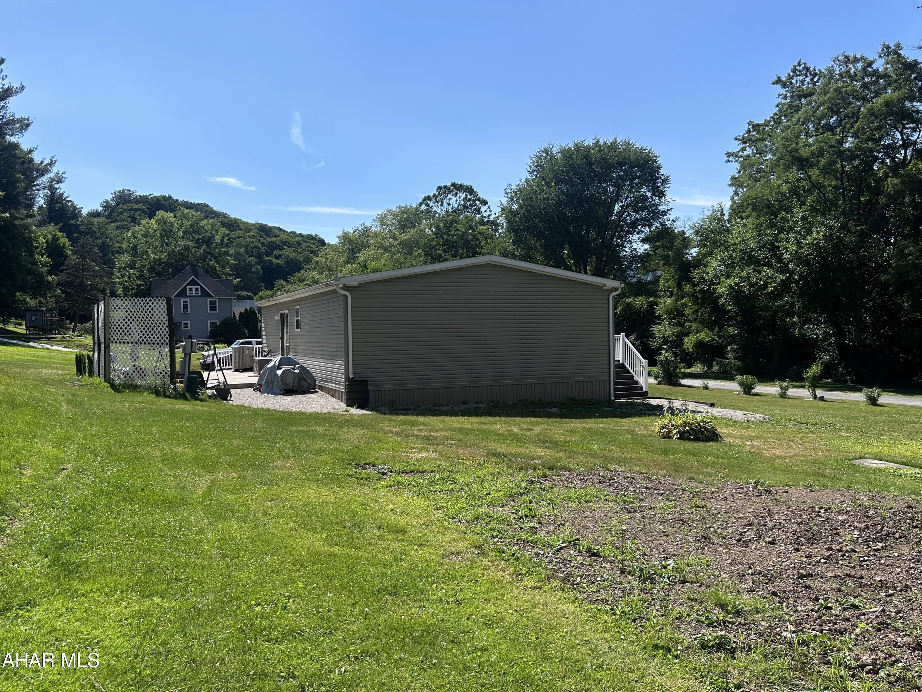 Saxton - Residential