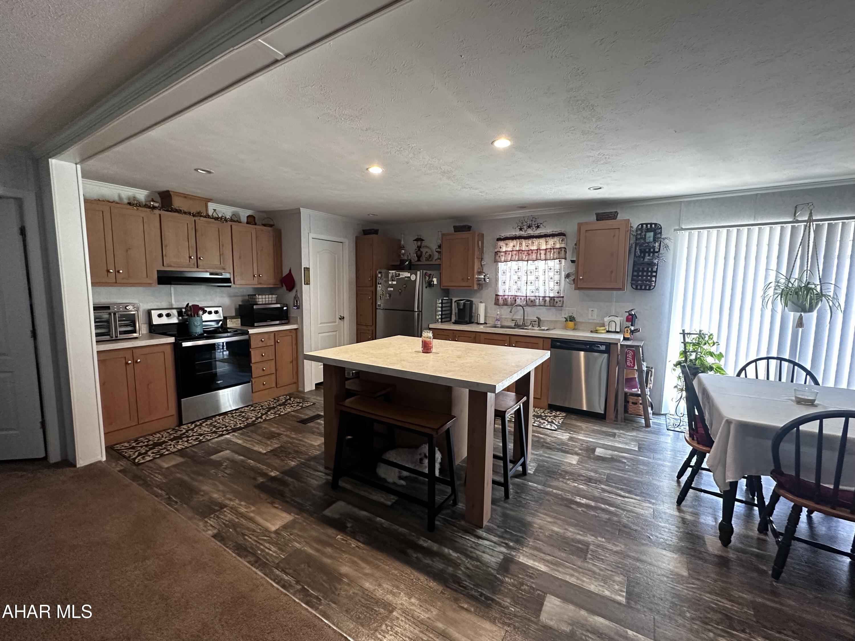 Saxton - Residential