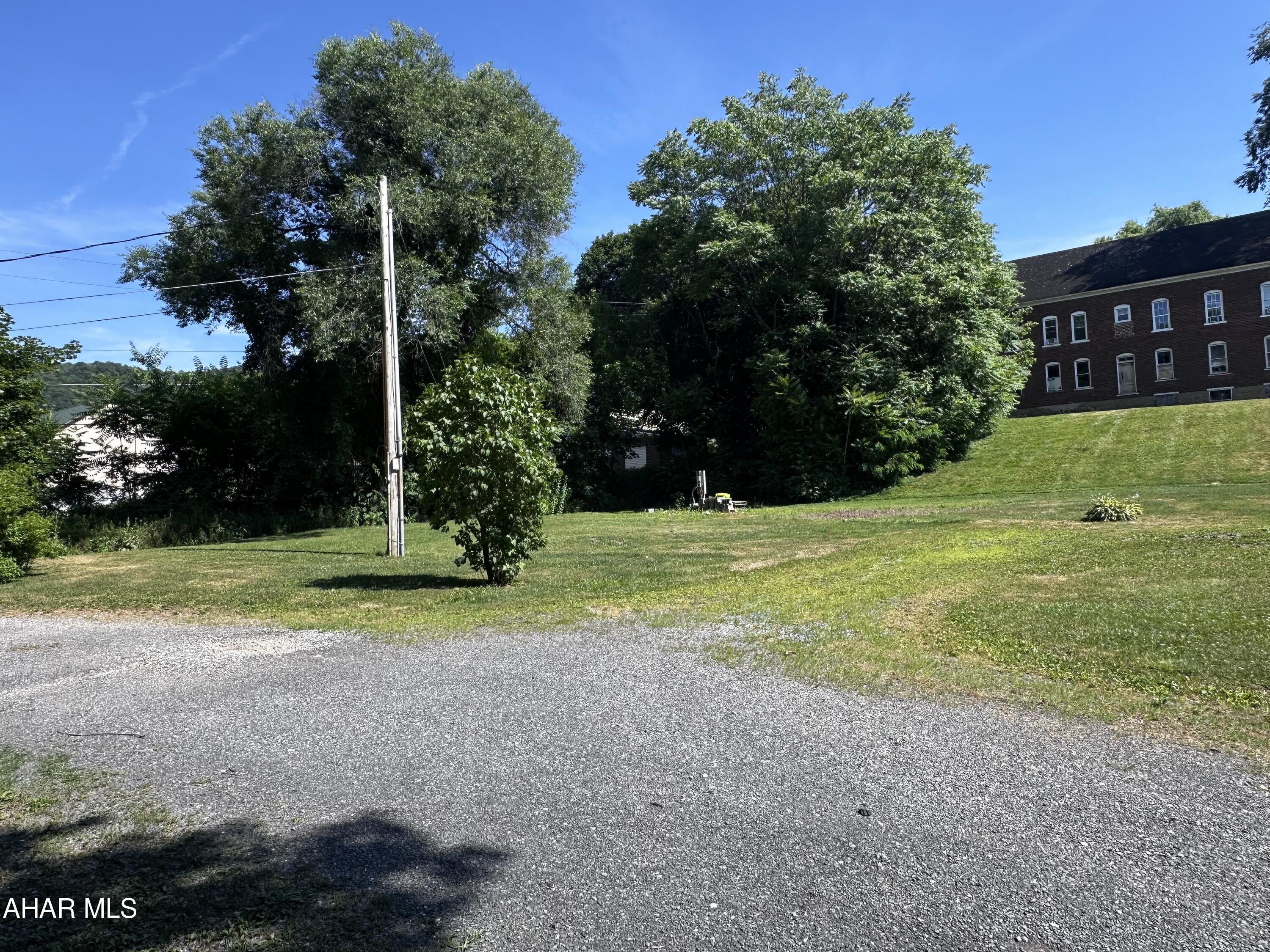 Saxton - Residential