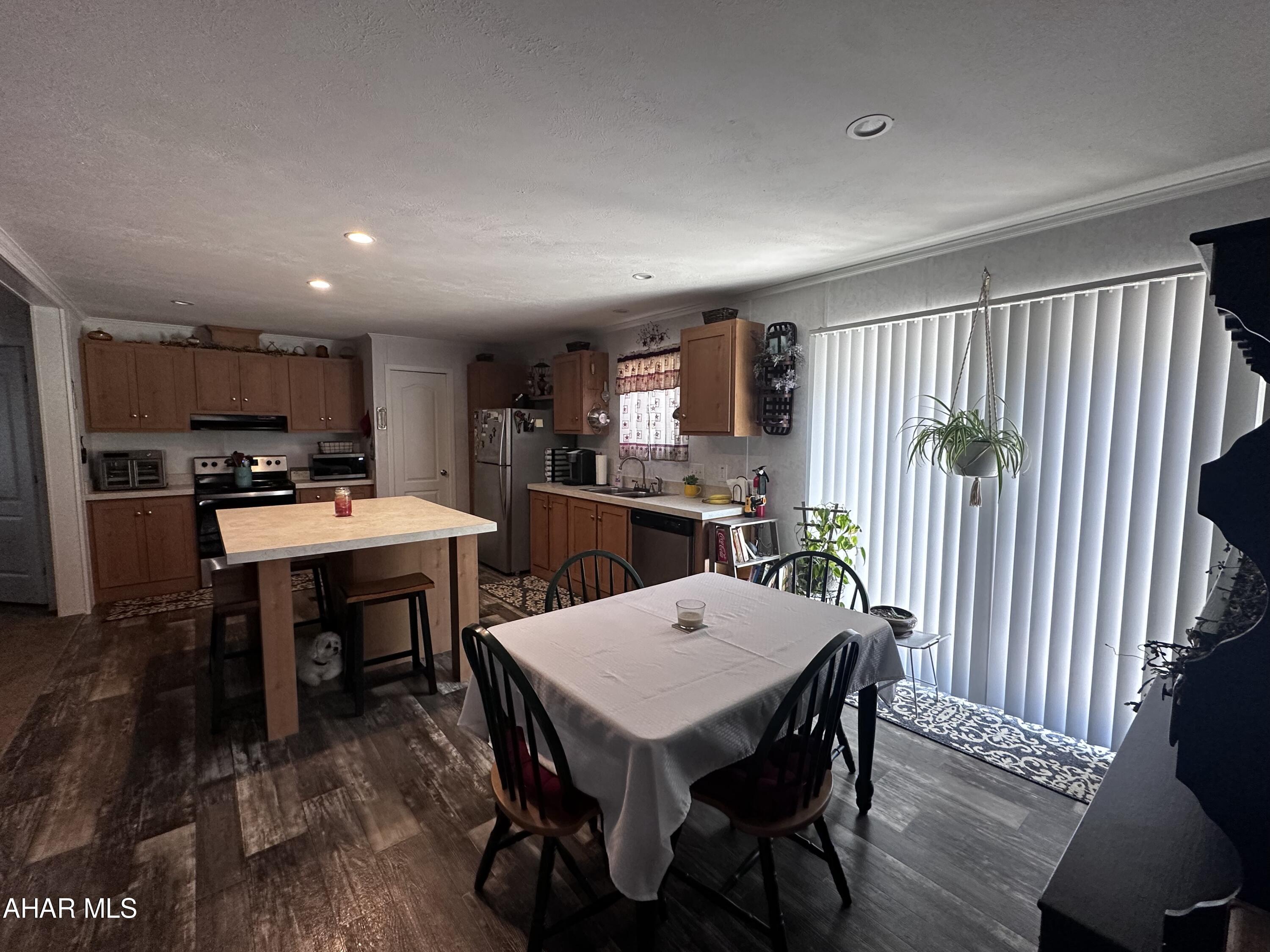 Saxton - Residential