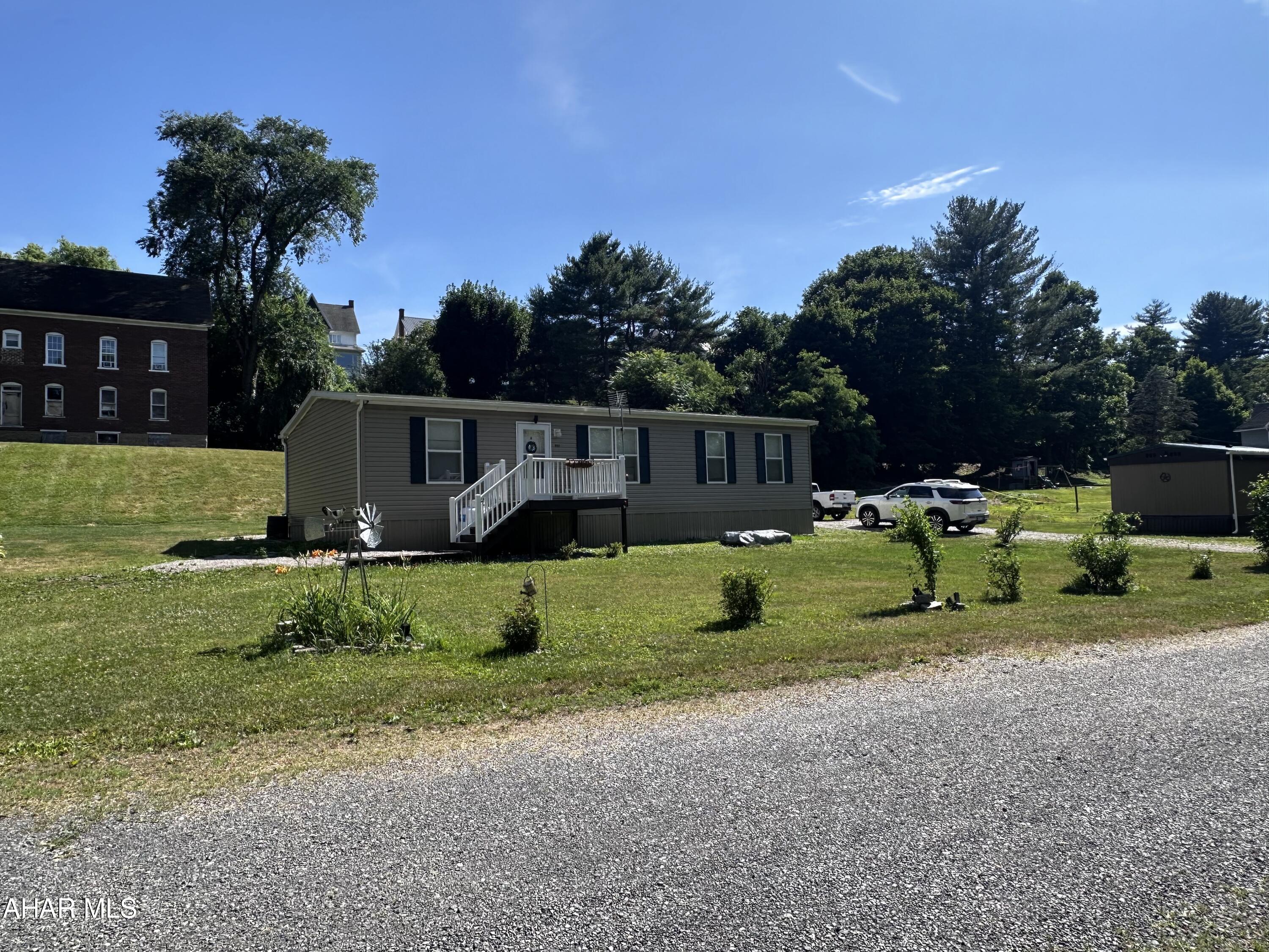 Saxton - Residential