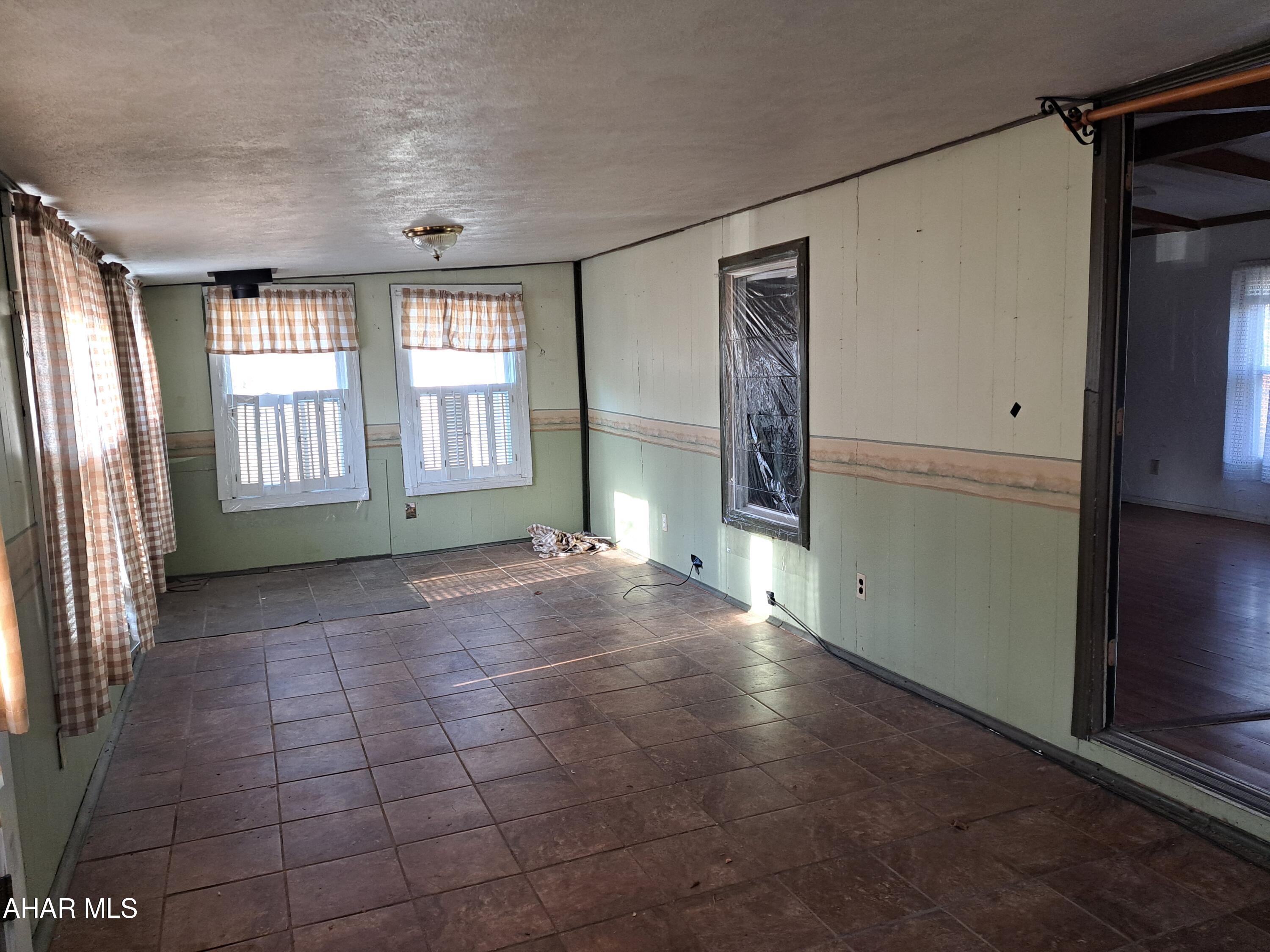 Glendale Yearound - Residential