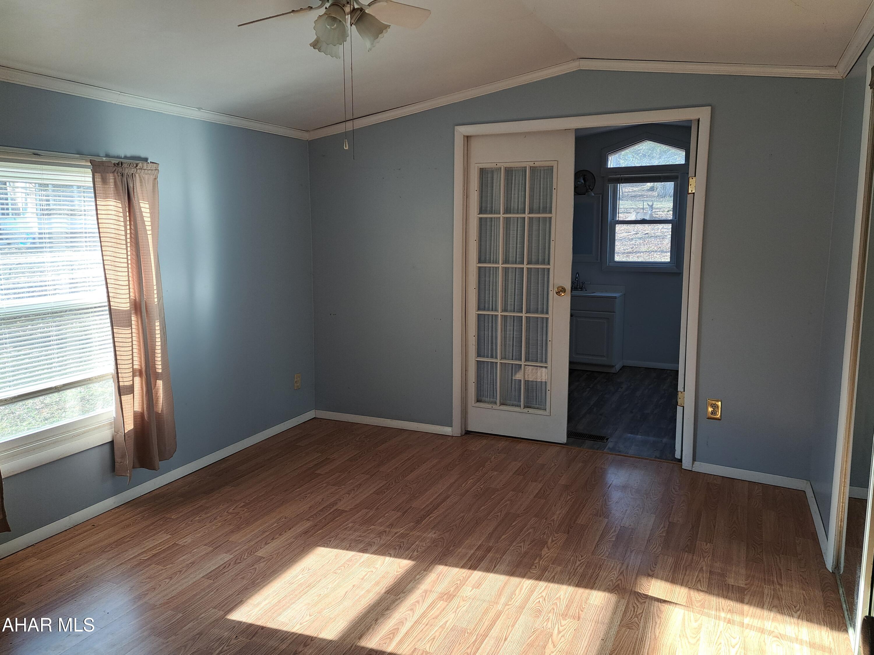 Glendale Yearound - Residential