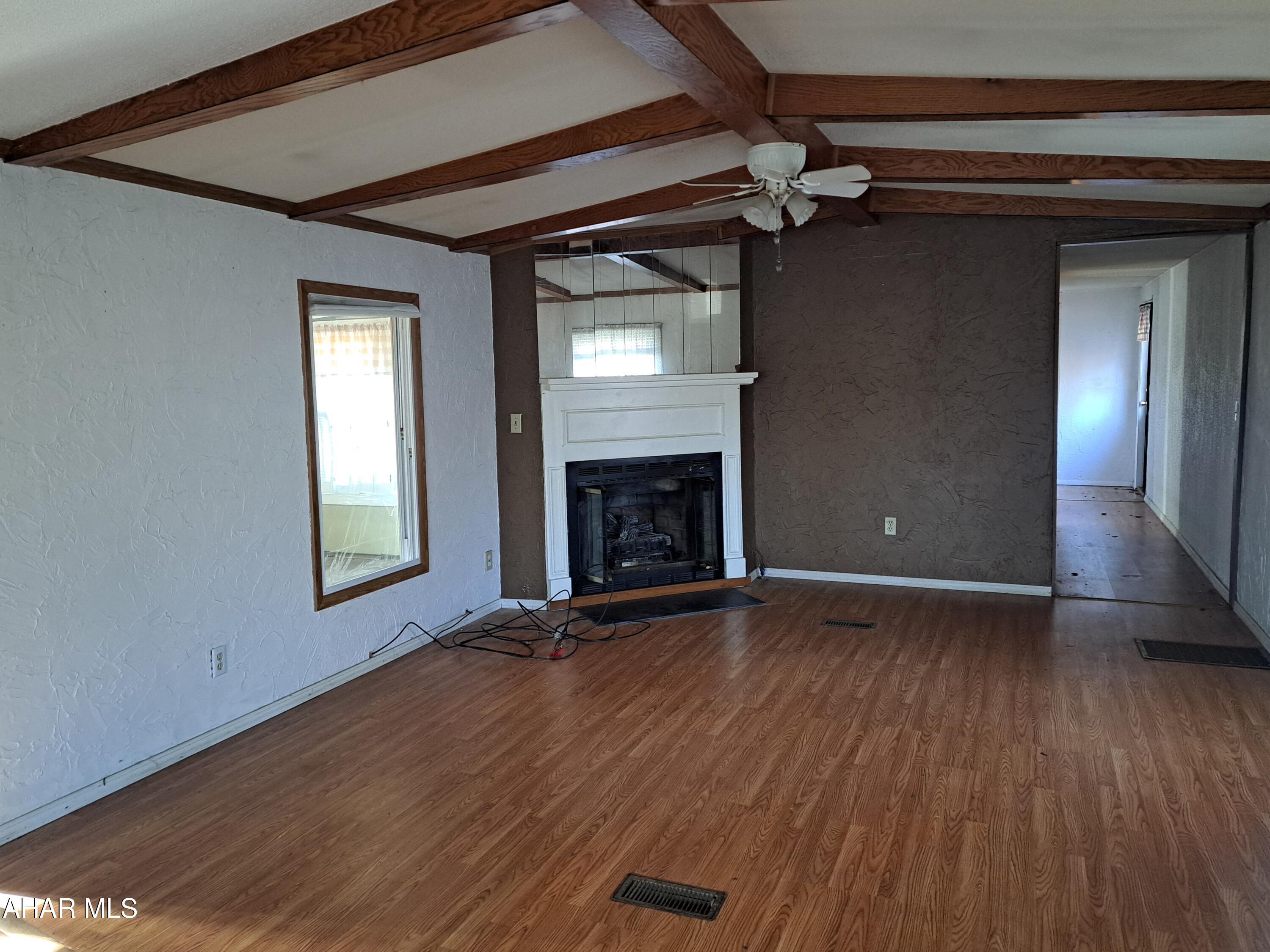 Glendale Yearound - Residential