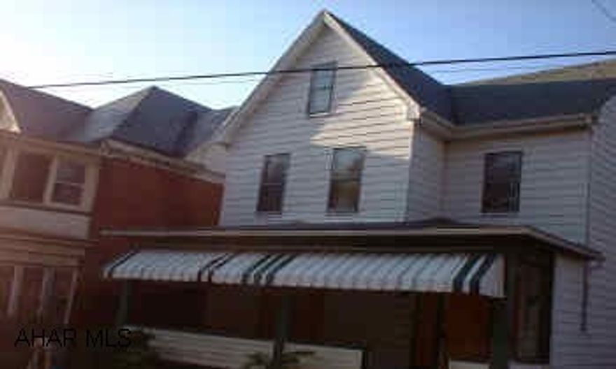 Fairview 2 story needs work. Great for 1st home buyers or investors.    Great buy in Fairview! 3BR LR with fireplace. Needs Work!  TAKE FLASHLIGHT.