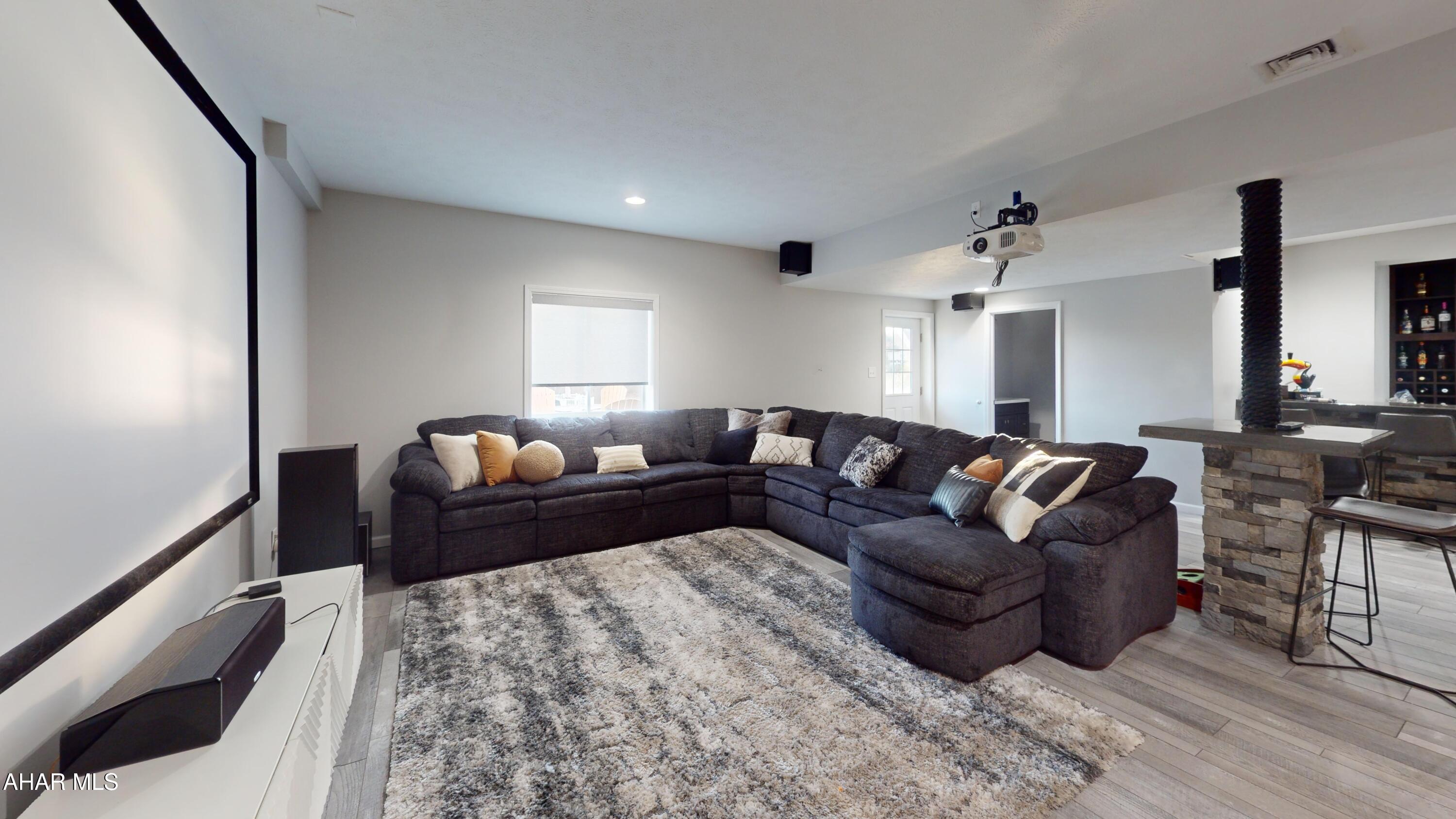 Rolling Hills - Residential