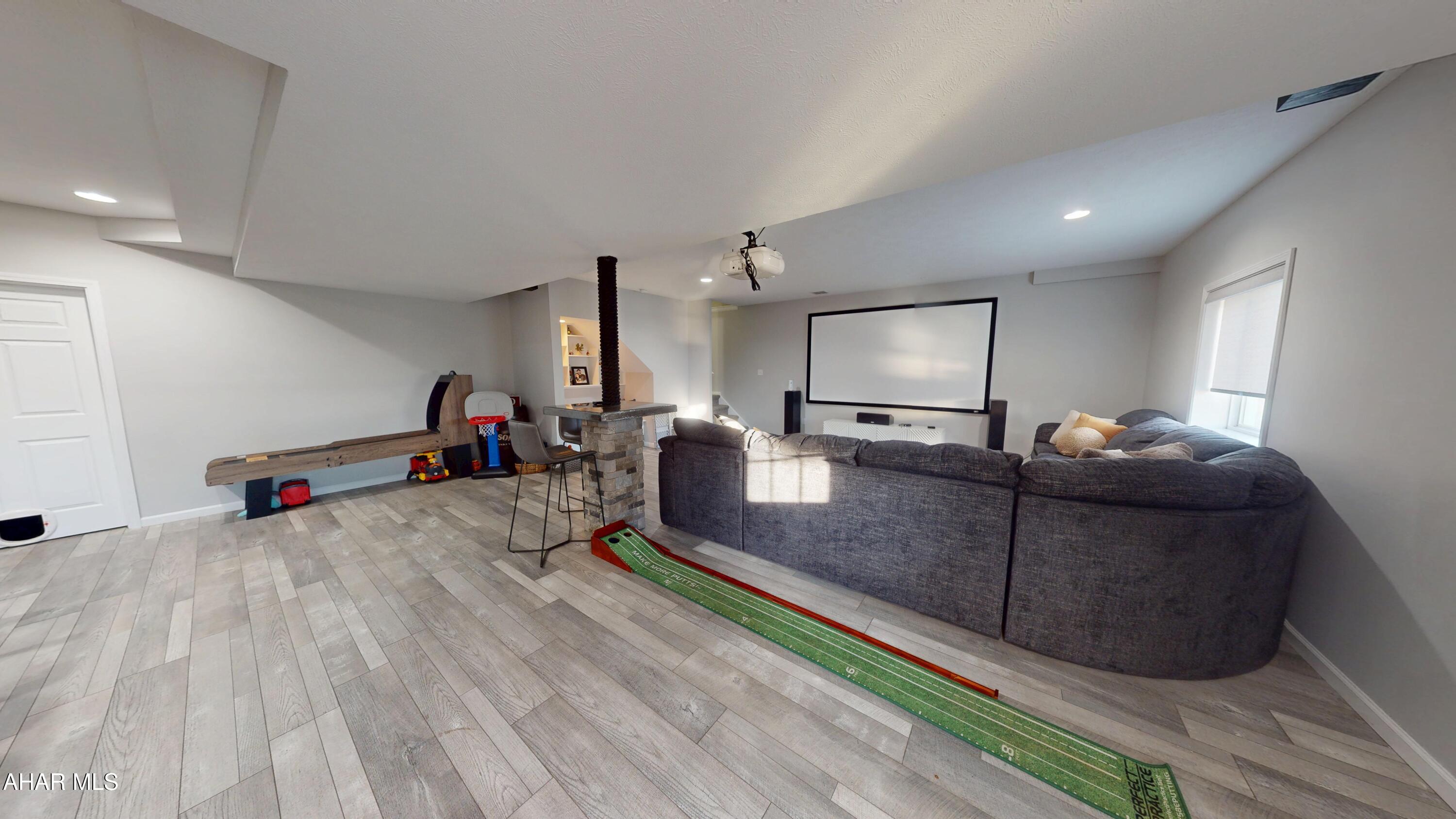 Rolling Hills - Residential