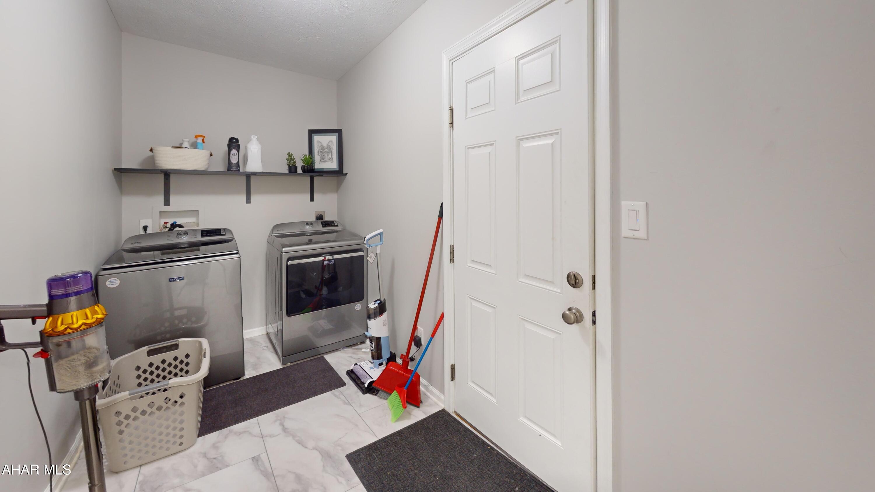 Rolling Hills - Residential