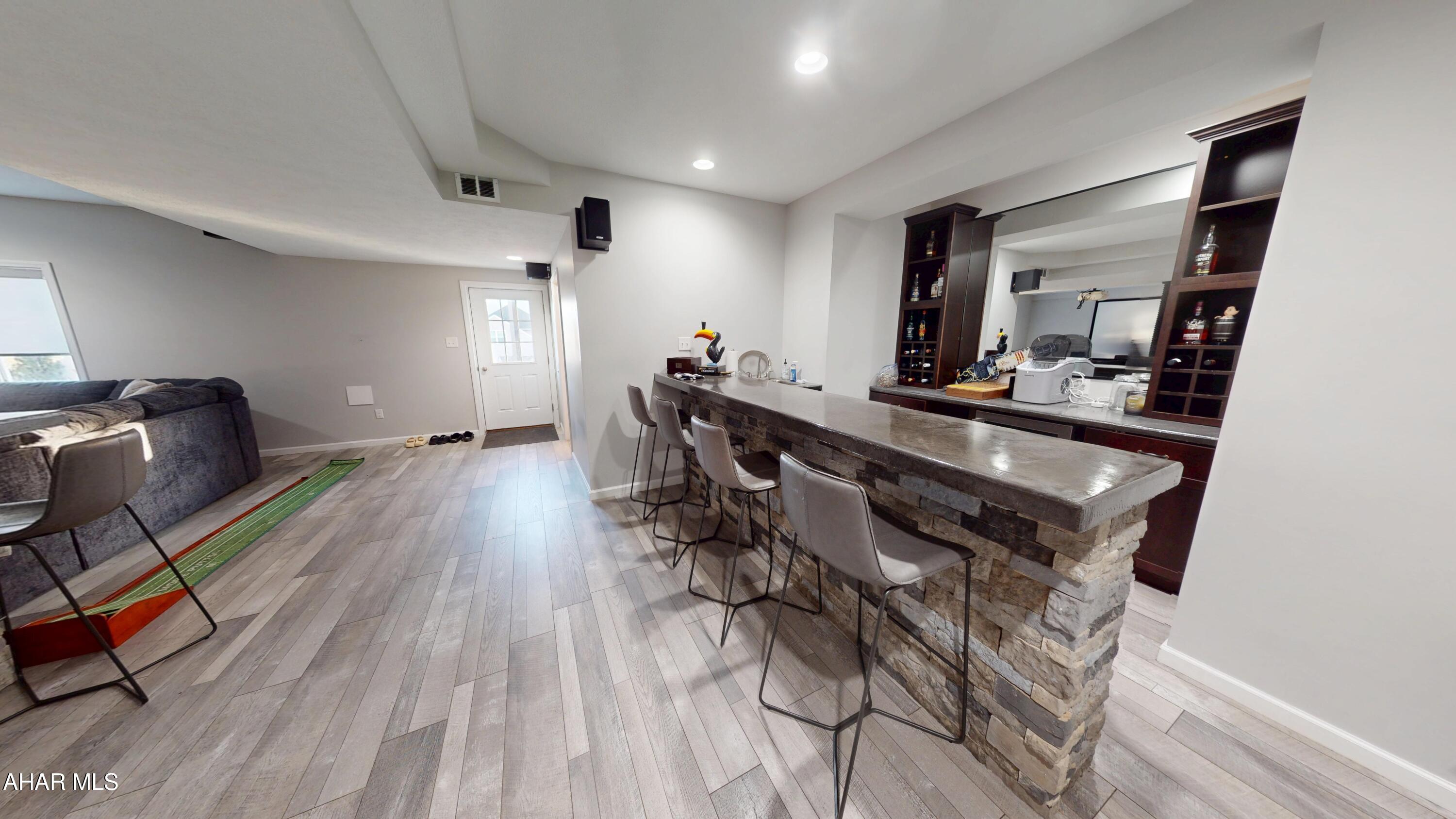 Rolling Hills - Residential