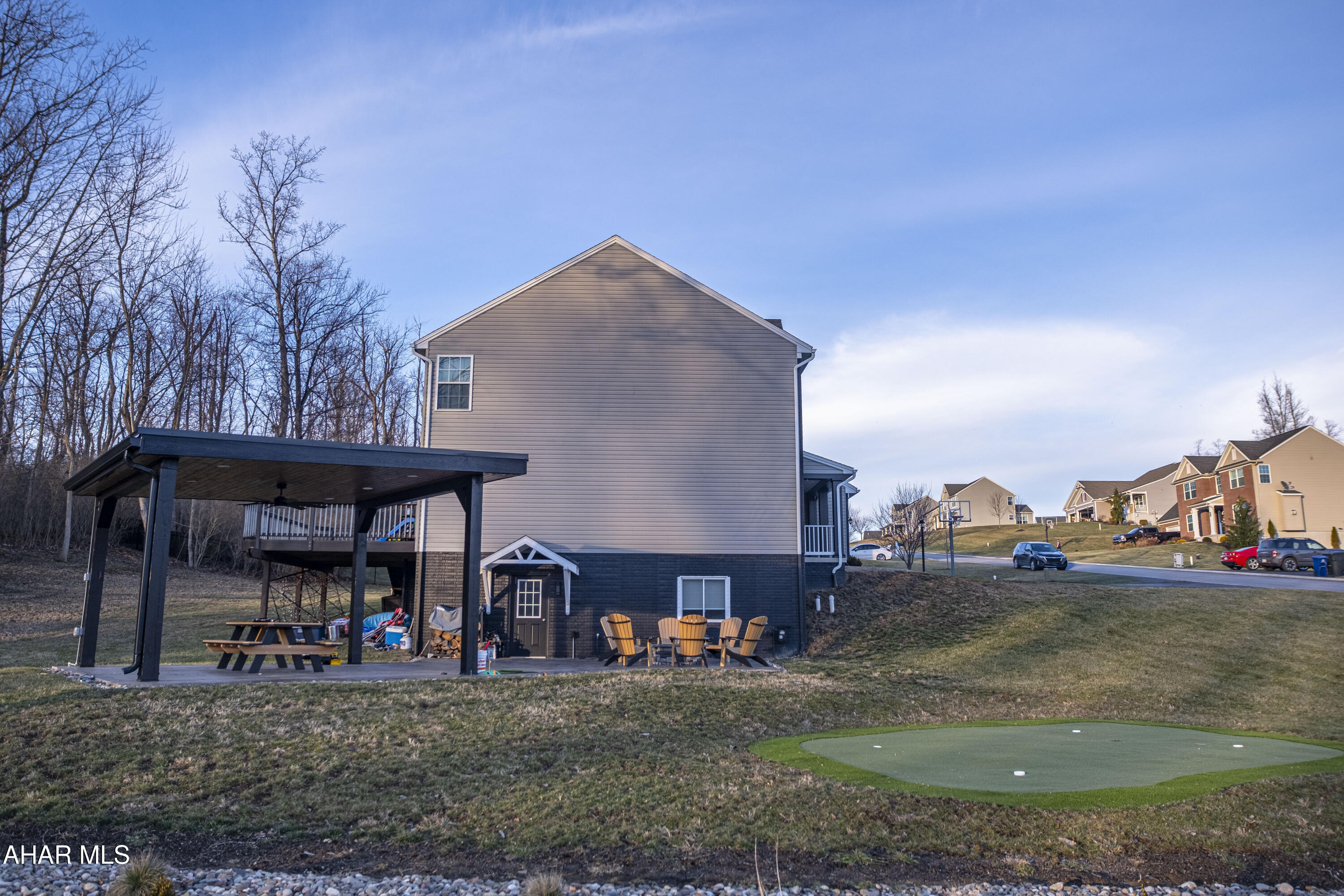 Rolling Hills - Residential