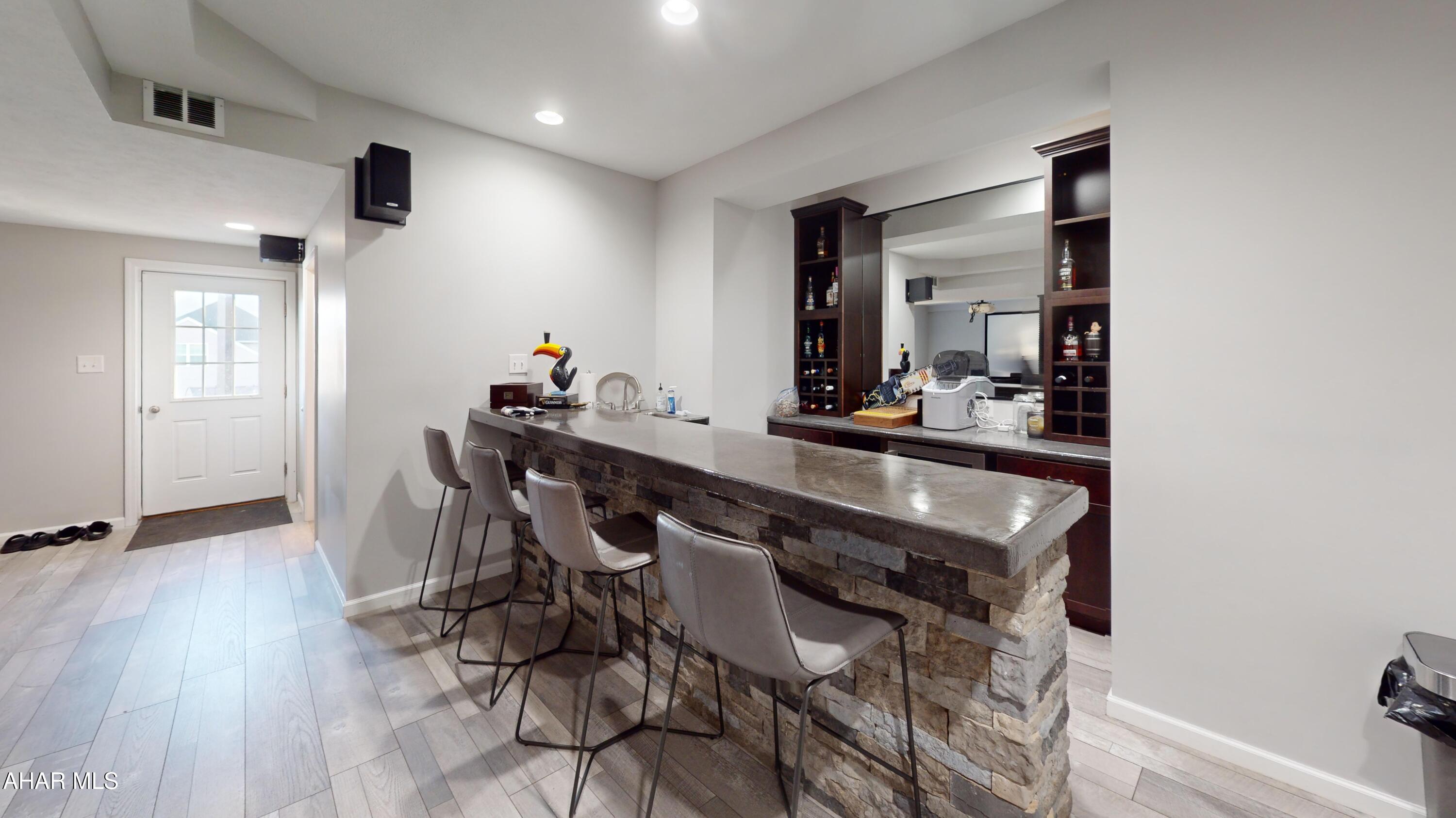 Rolling Hills - Residential