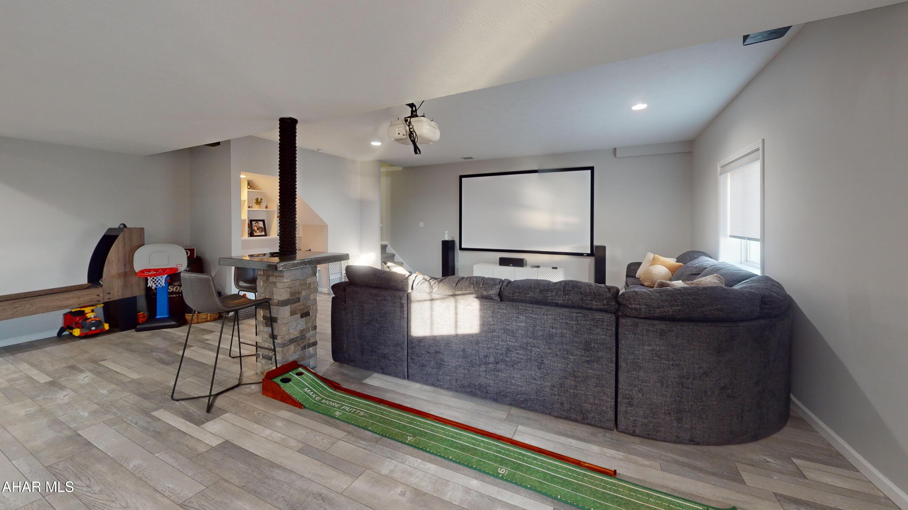 Rolling Hills - Residential