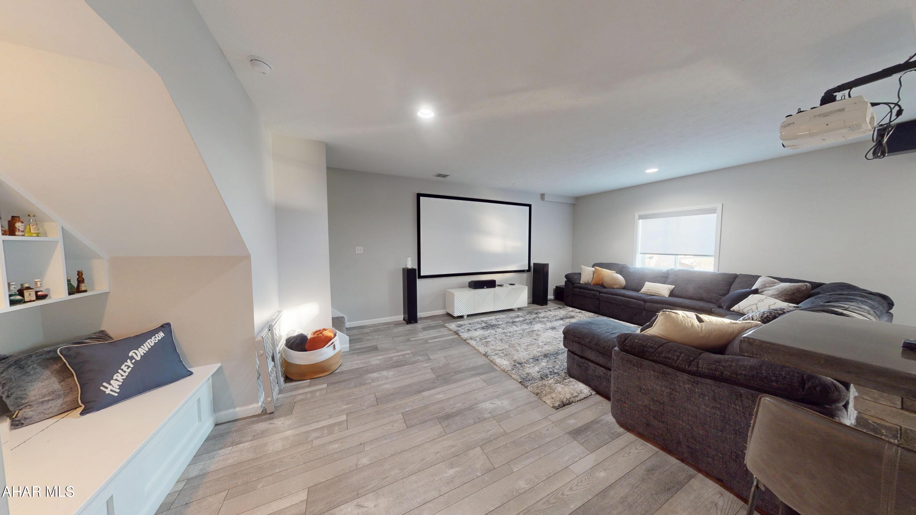 Rolling Hills - Residential