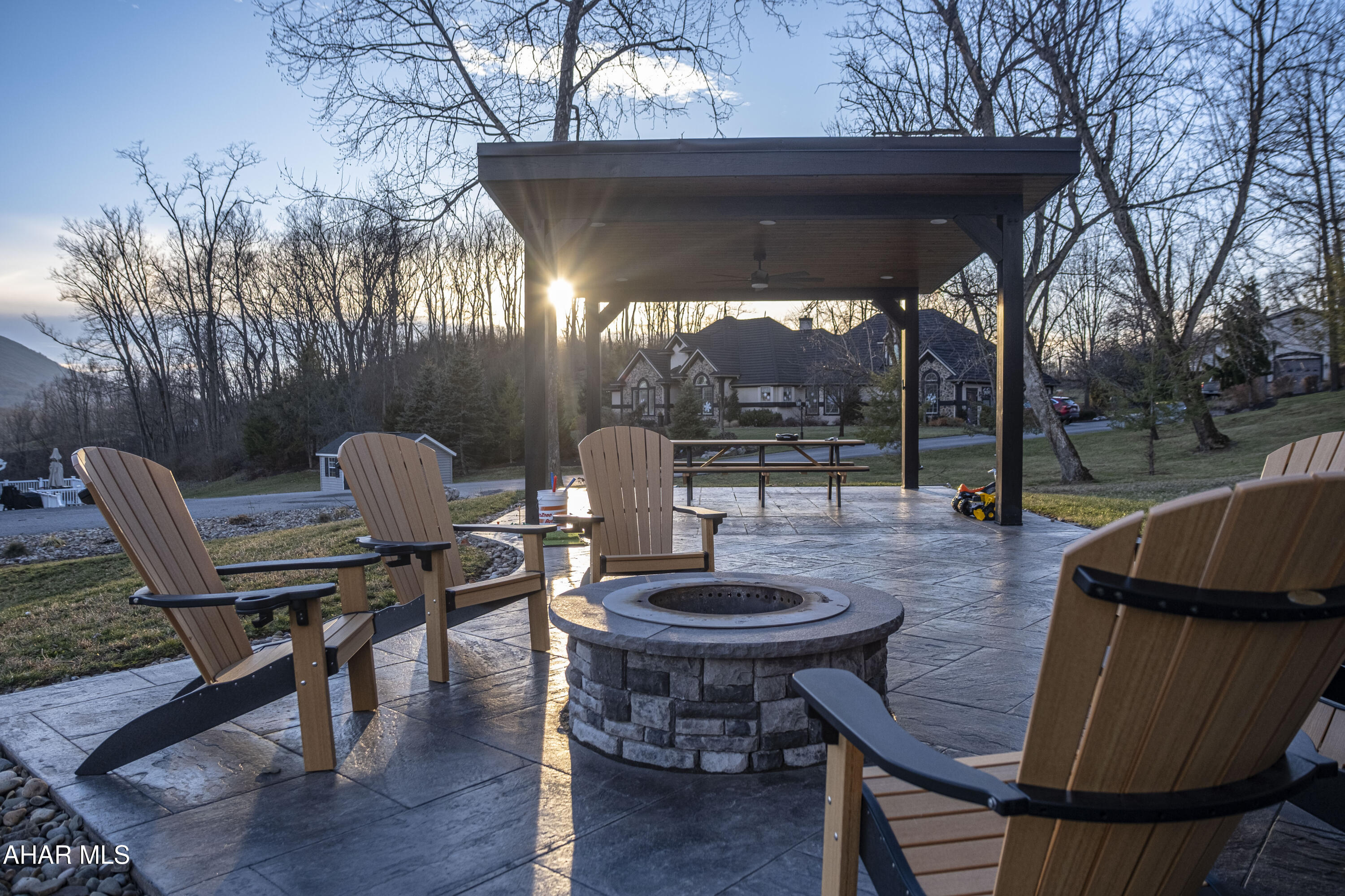 Rolling Hills - Residential