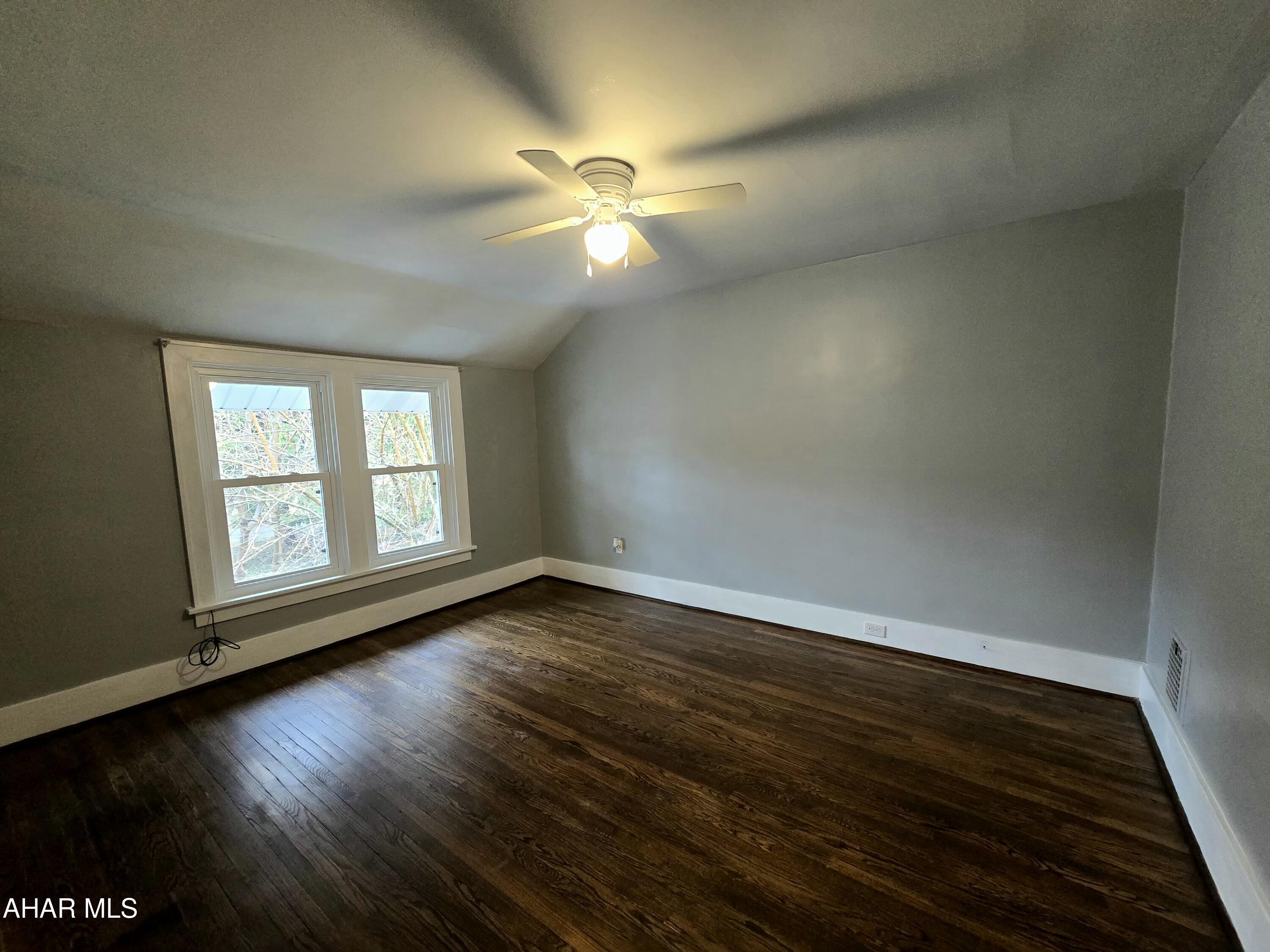 Llyswen - Residential