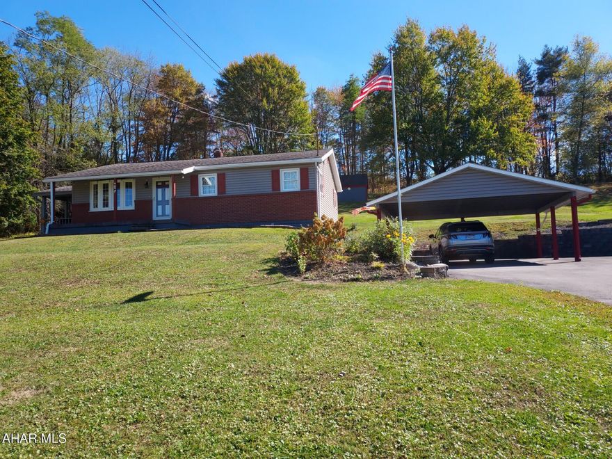 Cresson -   New - Well-maintained ranch on one-acre country setting.  Wood cabinet kitchen- appliances incl,  3 BR, fam rm with gas fireplace, nice big covered deck, updated windows.  A must see.