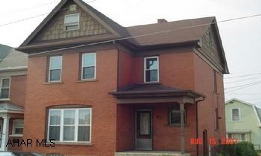 Newer roof, windows, needs TLC.