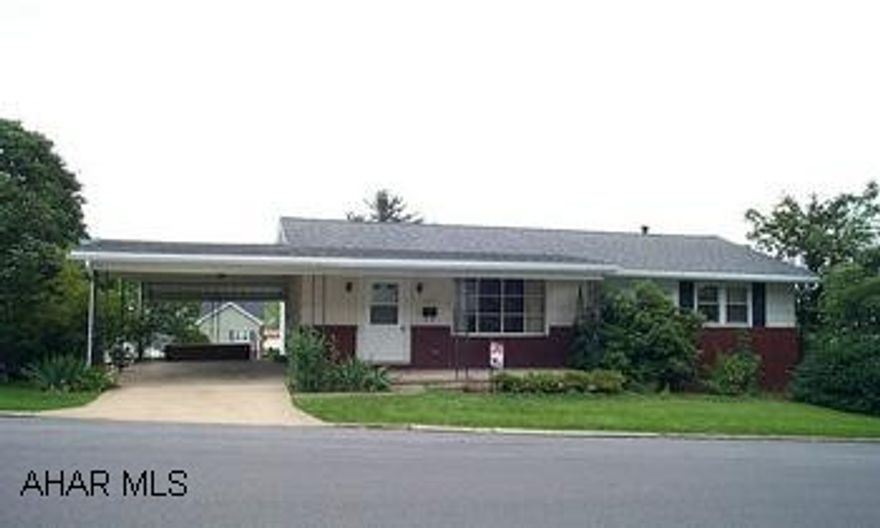 Fairview One Story On Large Lot - Newer Roof & Windows - 1/2 Bath In Basement - Tons Of Potential - Oak Hardwood Floors In Br's Fairview One Story On Large Lot - Newer Roof & Windows - 1/2 Bath In Basement - Tons Of Potential - Oak Hardwood Floors In Br's