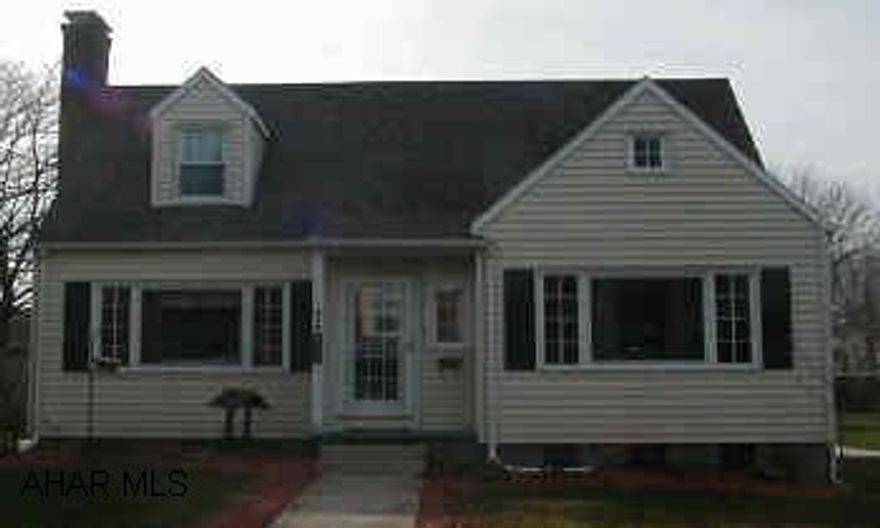 24-48 hour notice, immaculately maintained and updated, 1st floor office could be 4th bedroom