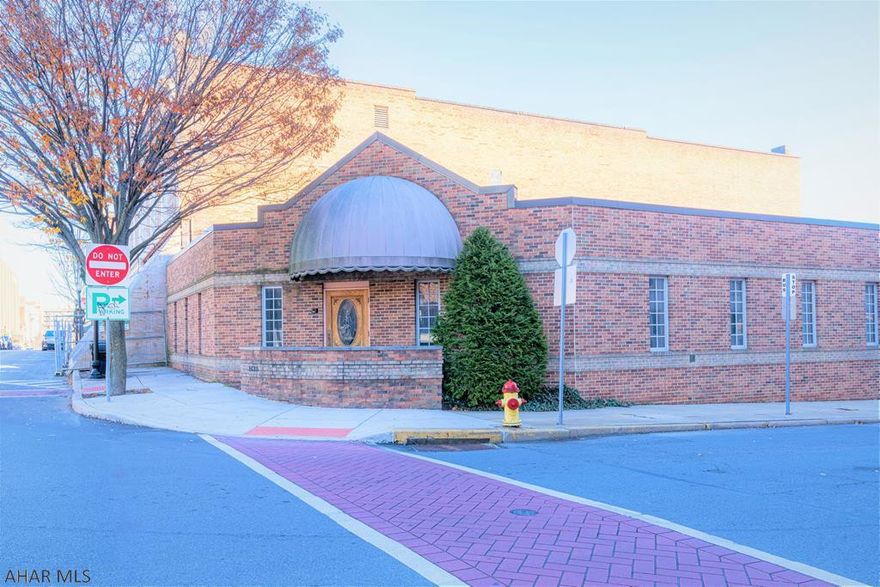 DOWNTOWN BUILDING FOR LEASE OR RENT - This approximately 3000 Sq. Ft. office building is now available and could be the perfect spot for your business! Conveniently located , corner lot has it's own private parking lot out back and is super easy access to 17th Street.  Brick building built in 1991 - good mechanics.  Interior is single story with large open space(s), private office, bath, conference room(s). Great opportunity! Address for property is 1433-1435 11th Avenue.