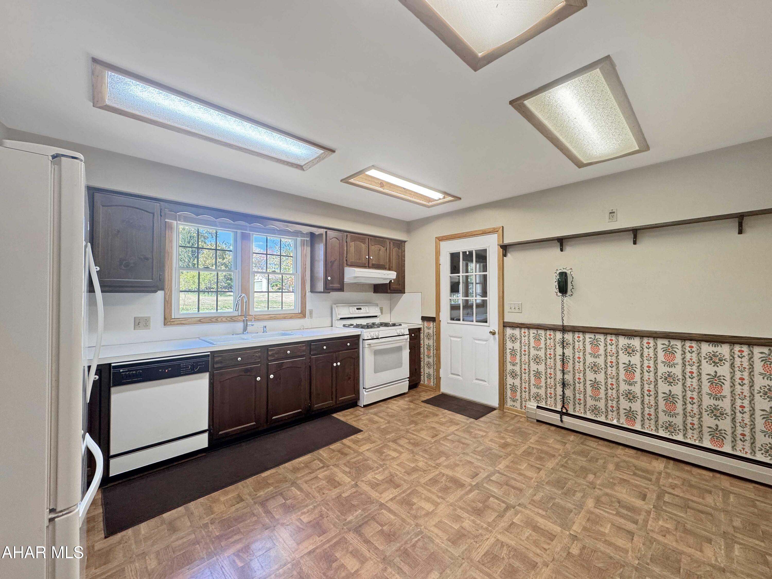 Crestwood - Residential