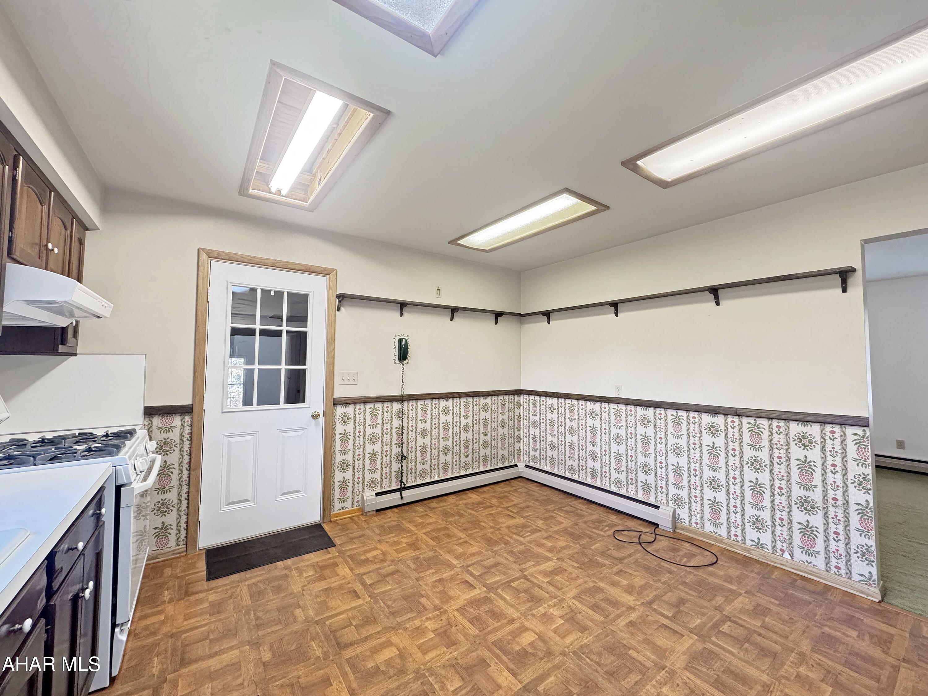 Crestwood - Residential