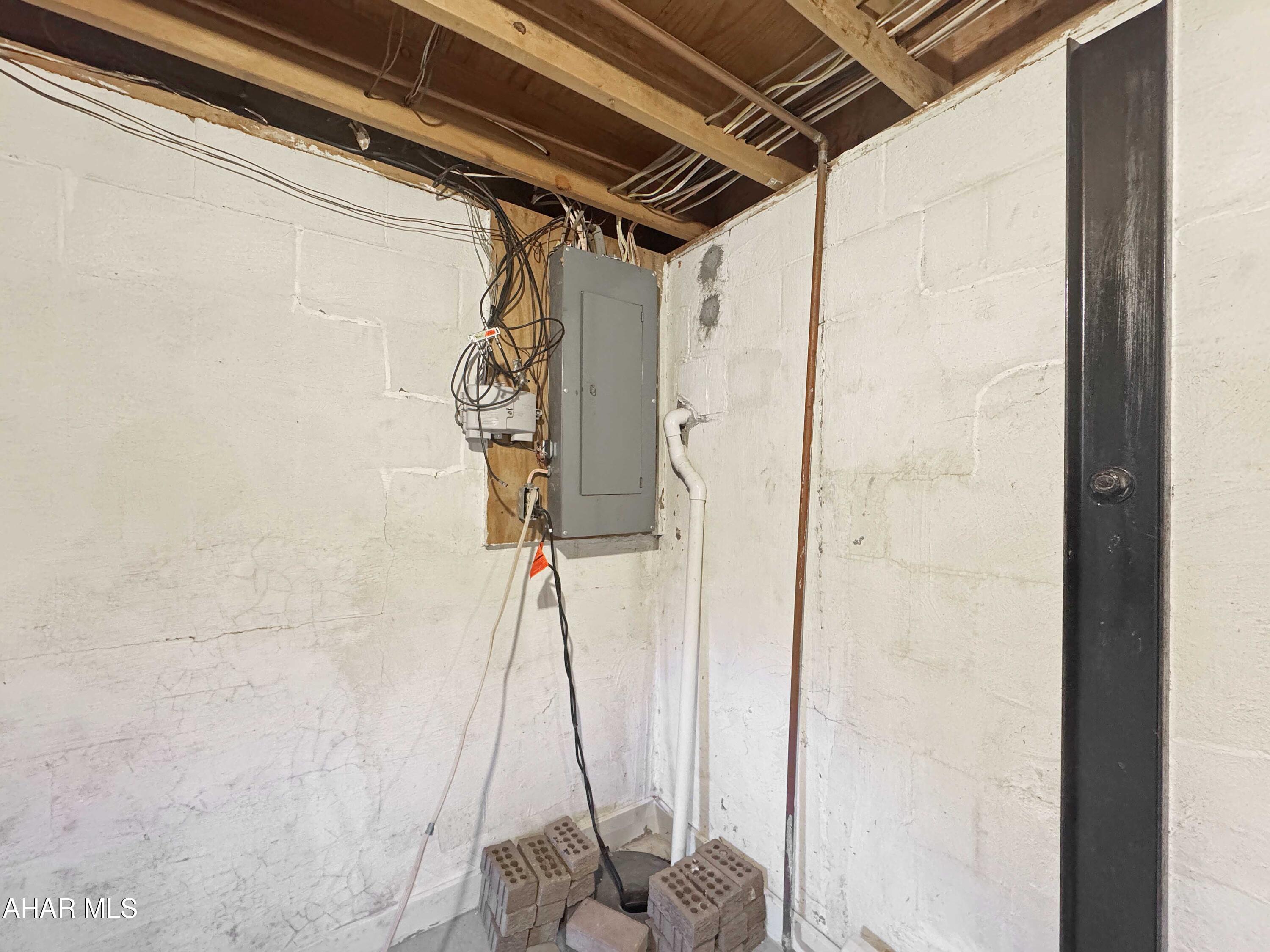 Crestwood - Residential