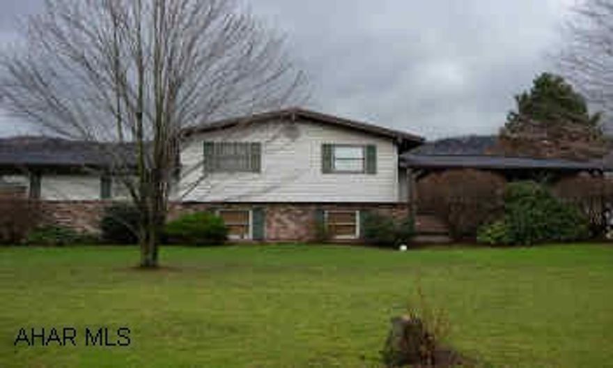 MINUTES FROM ALTOONA OR BEDFORD!  COUNTRY LIVING.  VERY NICE AND SPACIOUS 3 LEVEL SPLIT.  WALNUT FLOORS.  FAMILY ROOM, OFFICE AREA, MOTHER-IN-LAW SUITE.  BRAND NEW COMMERCIAL TYPE 3 CAR GARAGE.  JUST OVER 1 ACRE.  HANDICAP ACCESS.  MINUTES FROM ALTOONA OR BEDFORD!  COUNTRY LIVING.  VERY NICE AND SPACIOUS 3 LEVEL SPLIT.  WALNUT FLOORS.  FAMILY ROOM, OFFICE AREA, MOTHER-IN-LAW SUITE.  BRAND NEW COMMERCIAL TYPE 3 CAR GARAGE.  JUST OVER 1 ACRE.  HANDICAP ACCESS.  ANDERSEN THERMOPANE WINDOWS.  1999 ROOF.