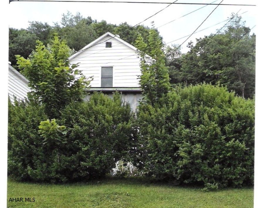 Nice starter, some updates, nice double lot. New wiring & carpet